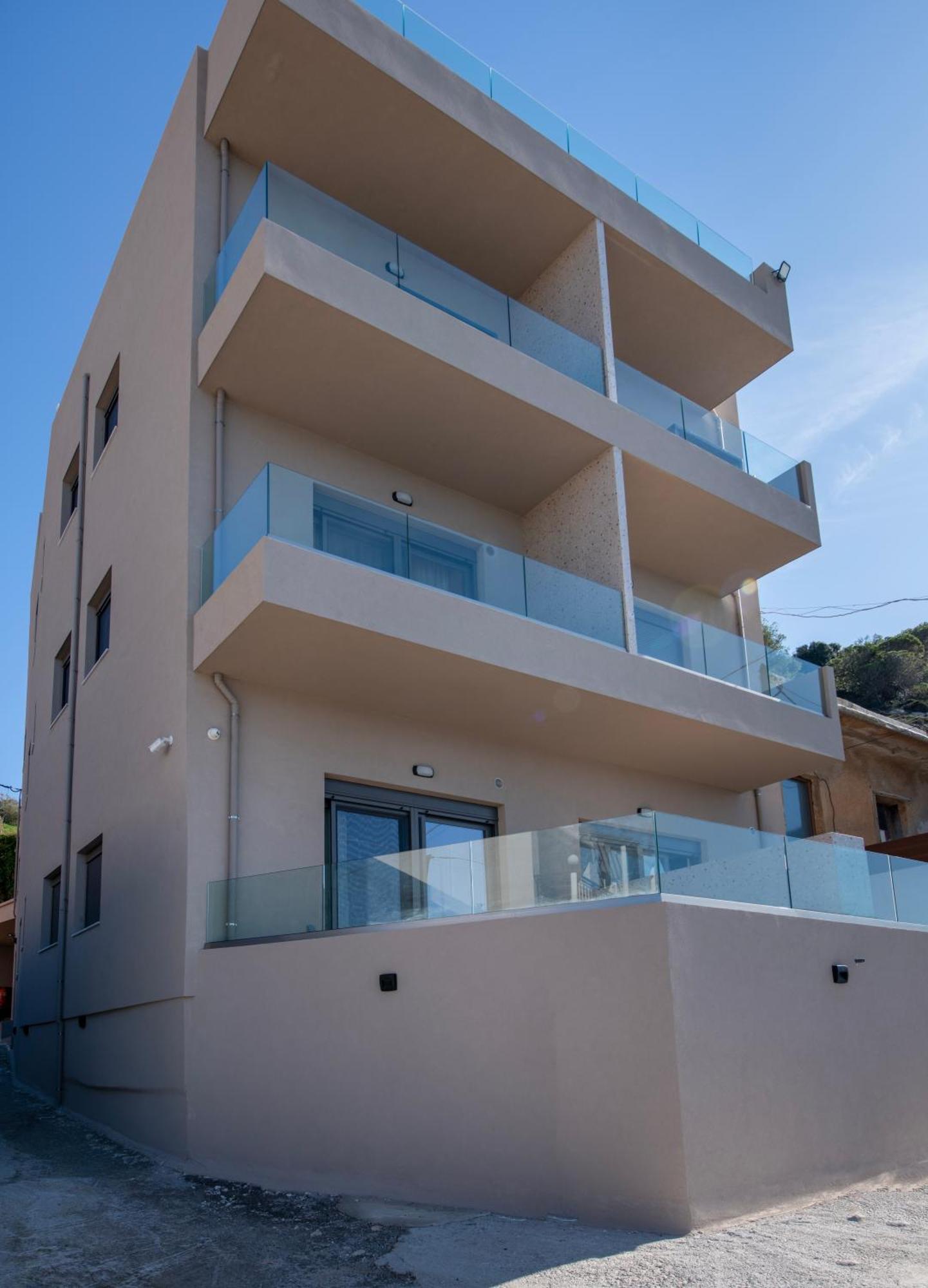 Alpha Apartment *