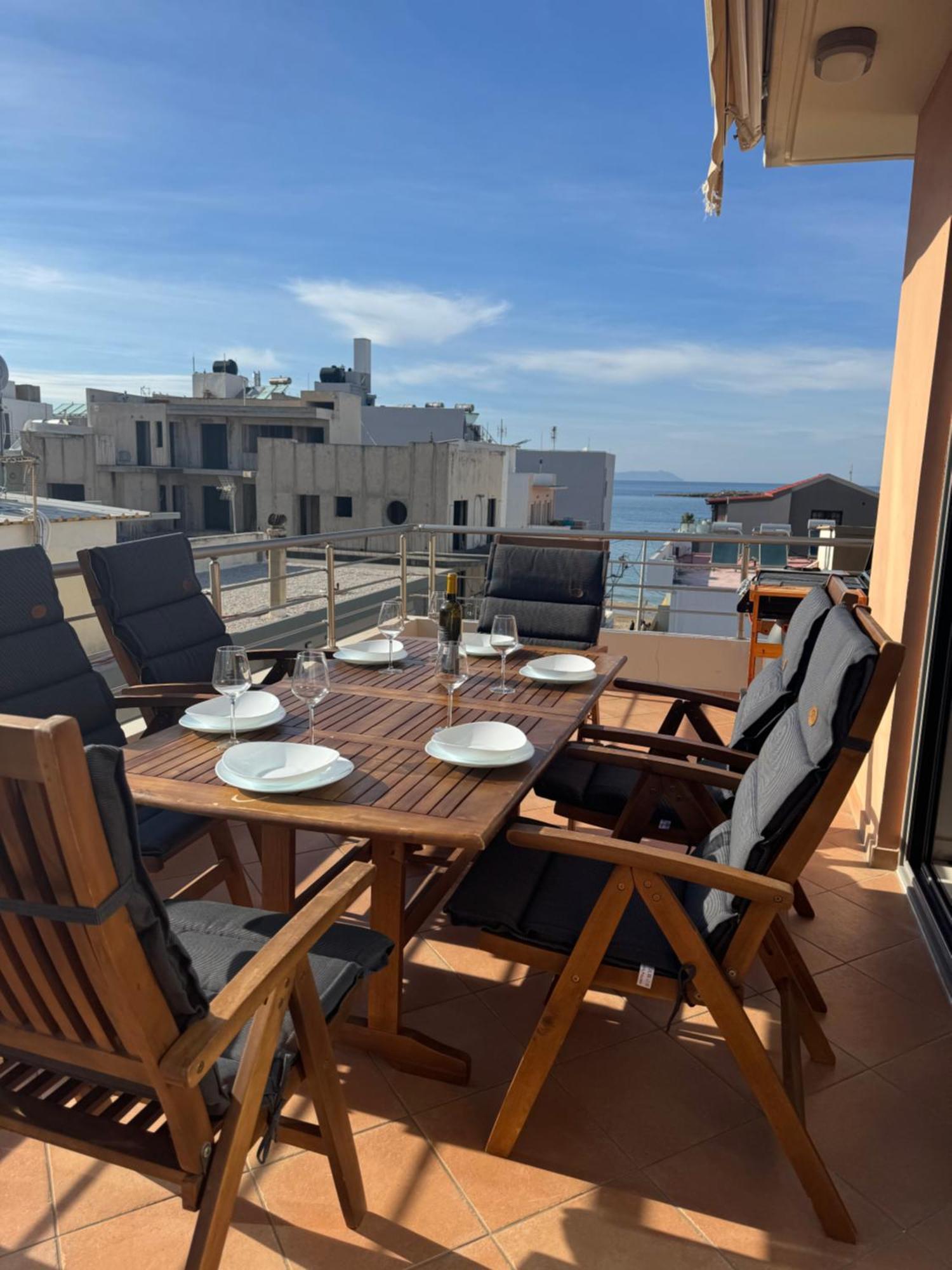 Seaty Luxury Apartment
