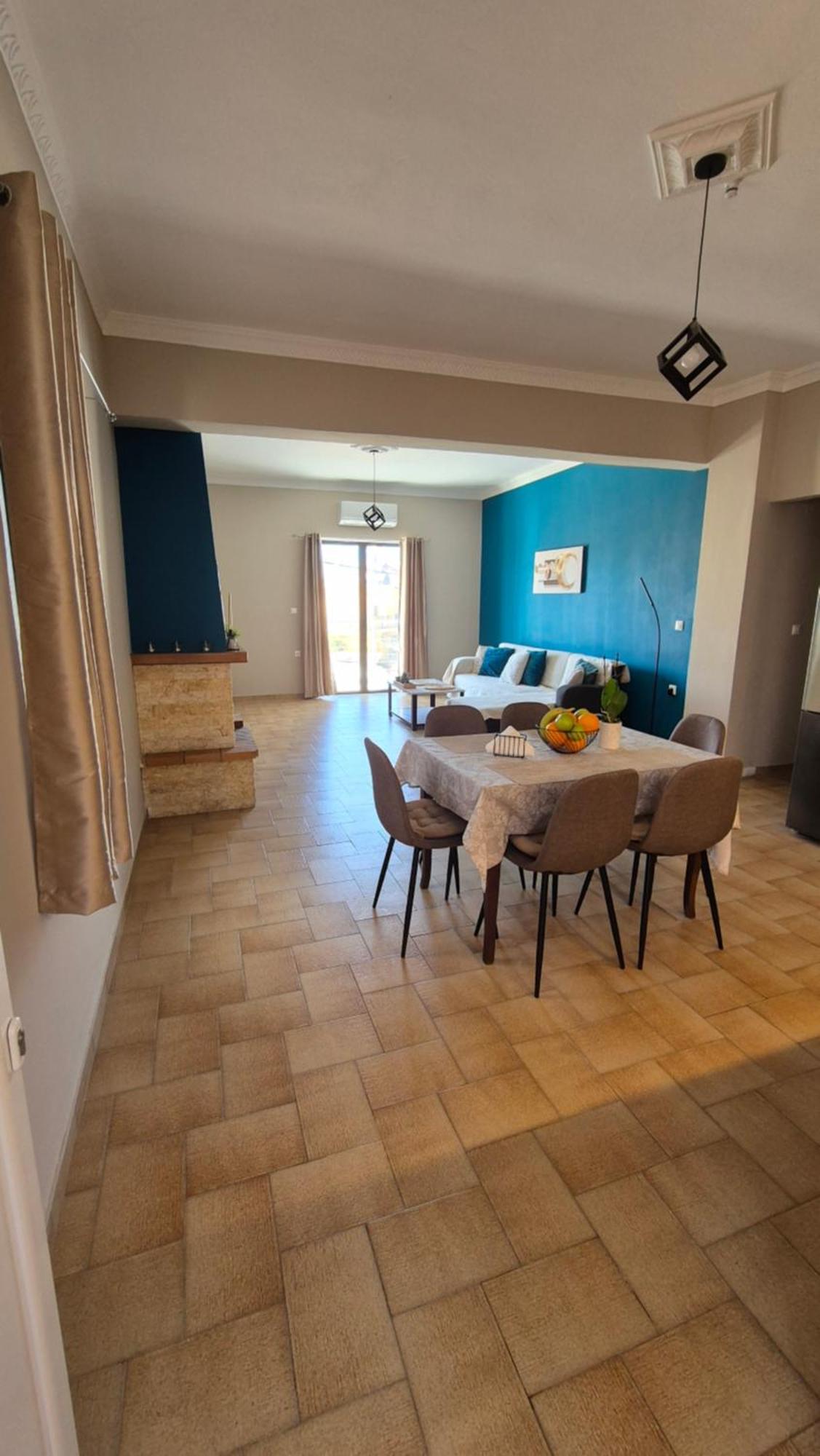 Modern αpt 500m From The Beach. Appartement Chania (Crete)