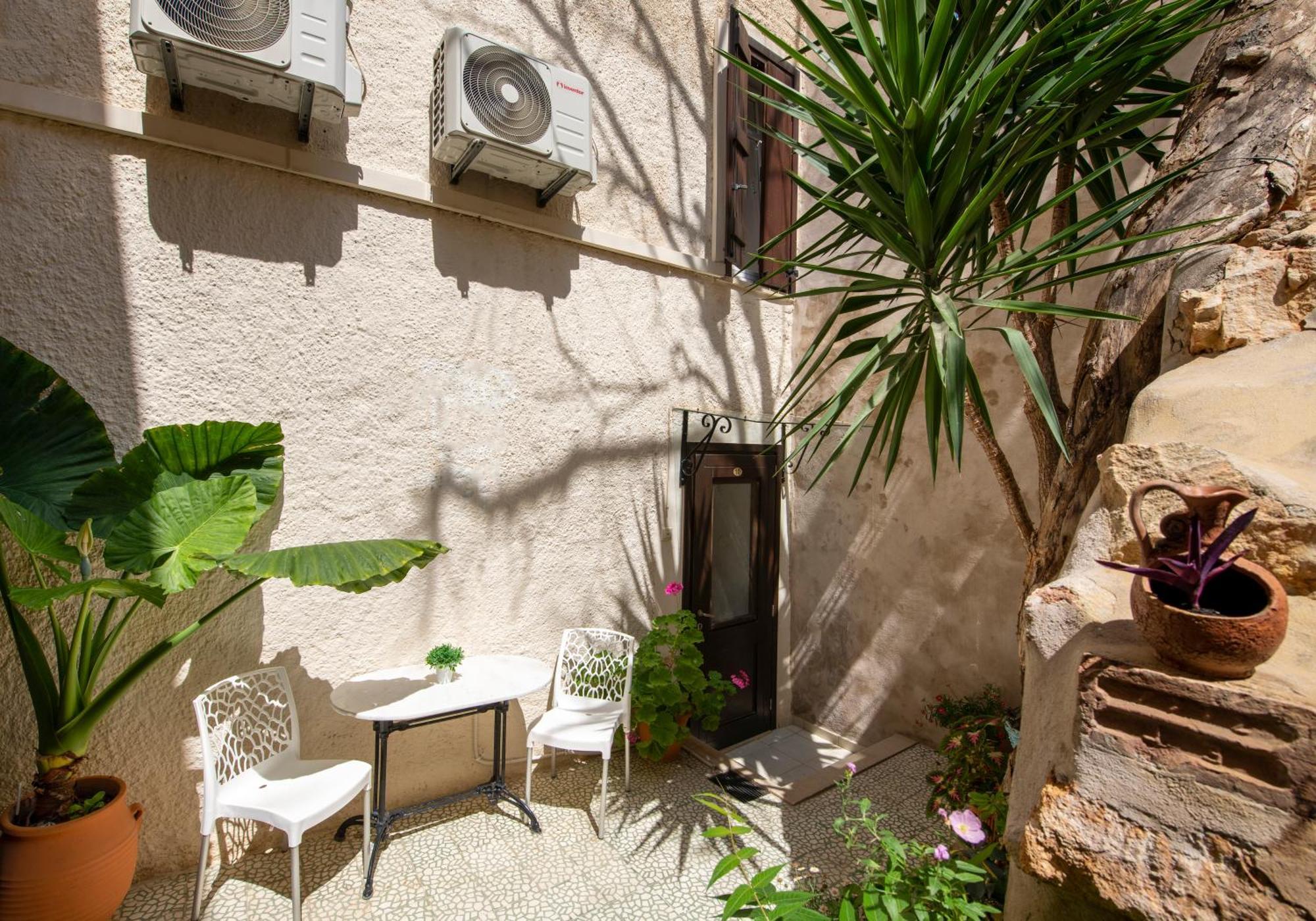 Bozzali Deluxe Chania (Crete)