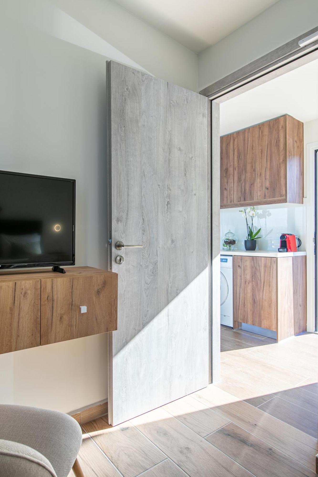 Kedria Lounge And Infinity Sea View Apartment
