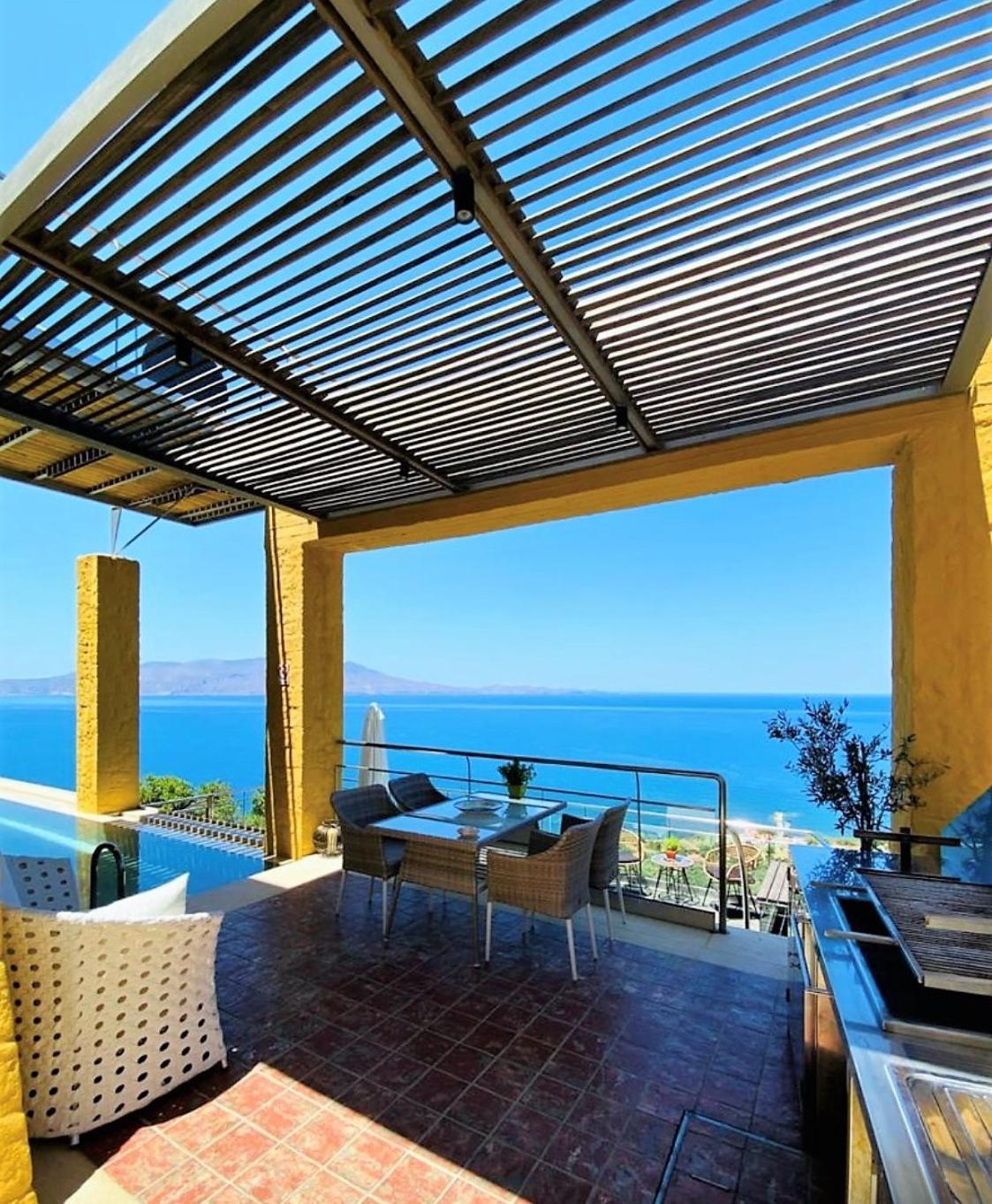Beachfront Ravdoucha Epavlis Eleni - Pool, Hot Tub, Gym, Sauna, Private Parking, Wifi Villa *