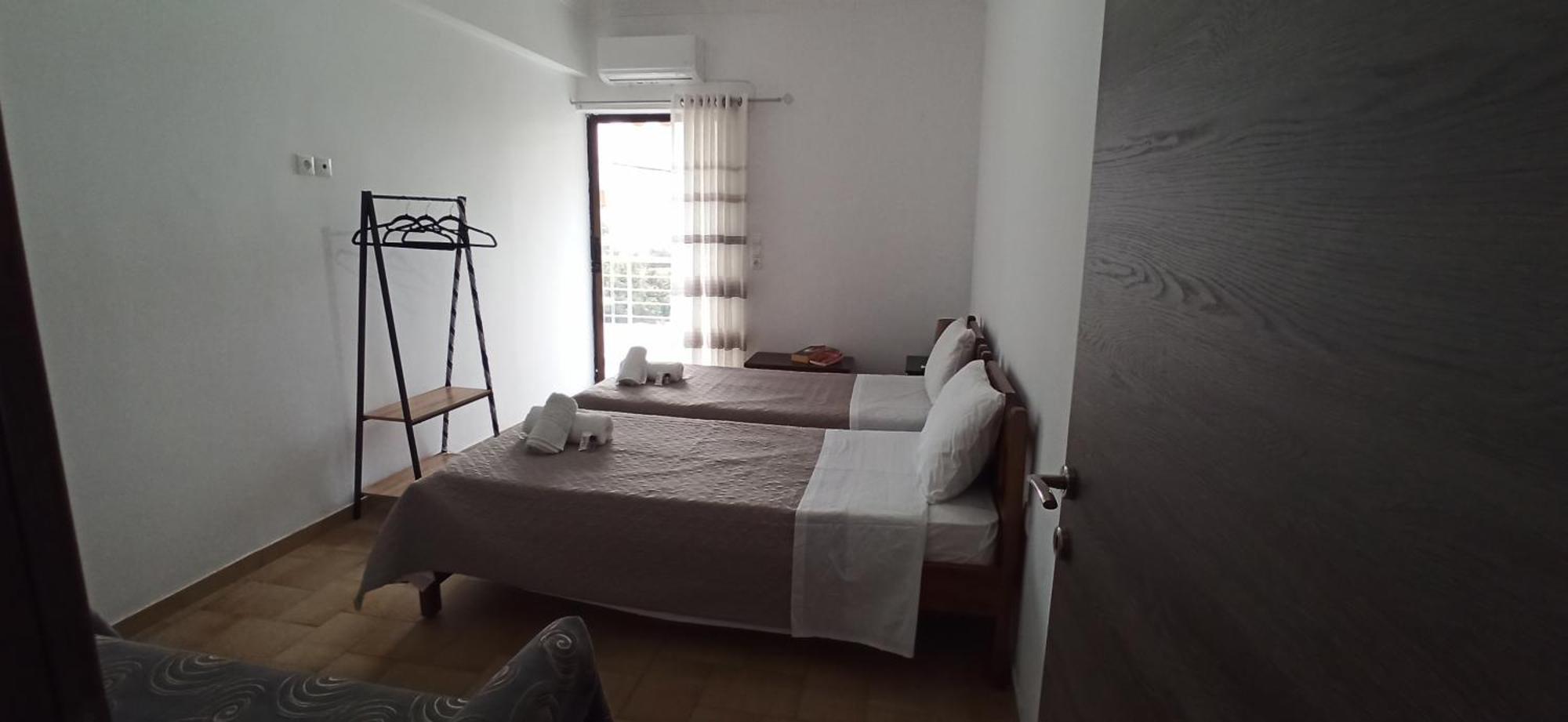 Modern αpt 500m From The Beach. Appartement Chania (Crete)