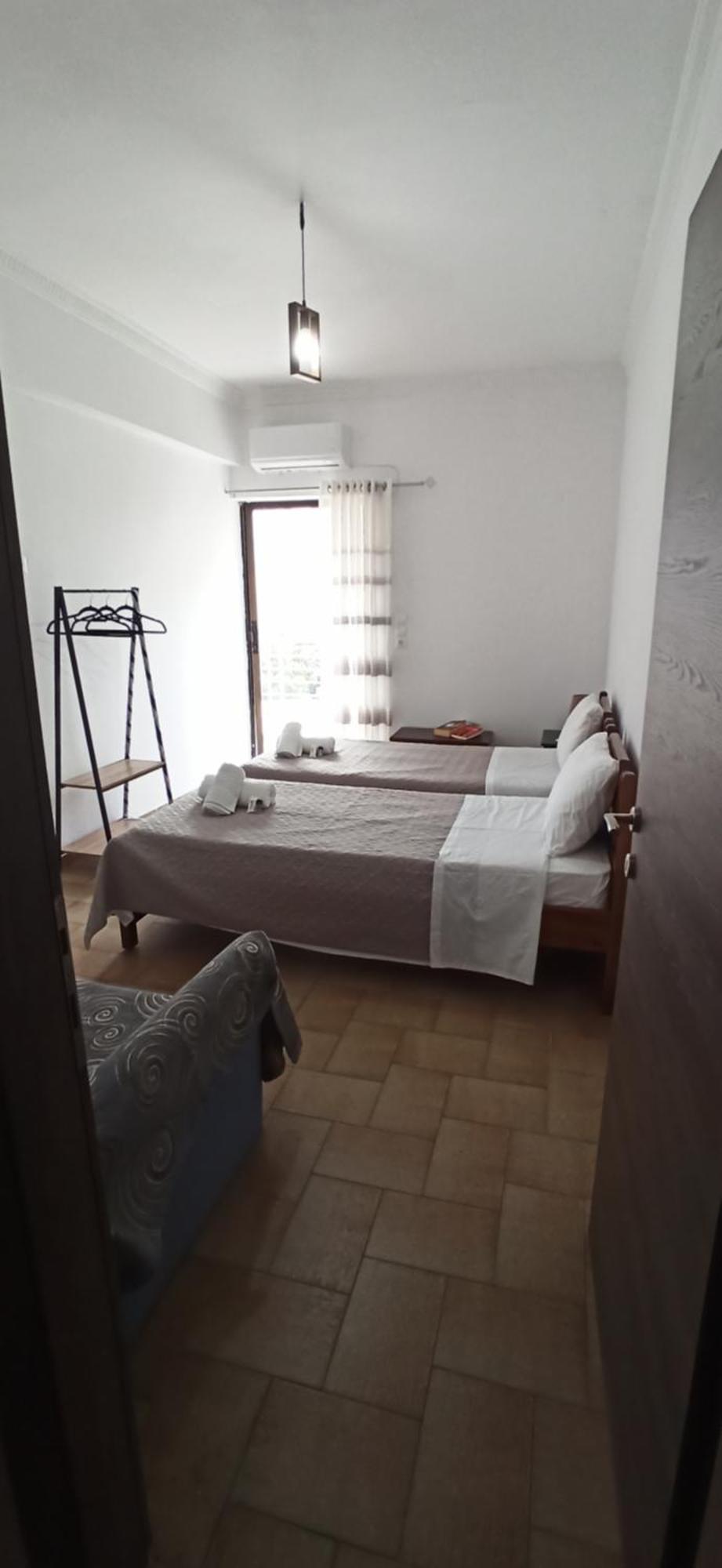 Appartement Modern αpt 500m From The Beach.