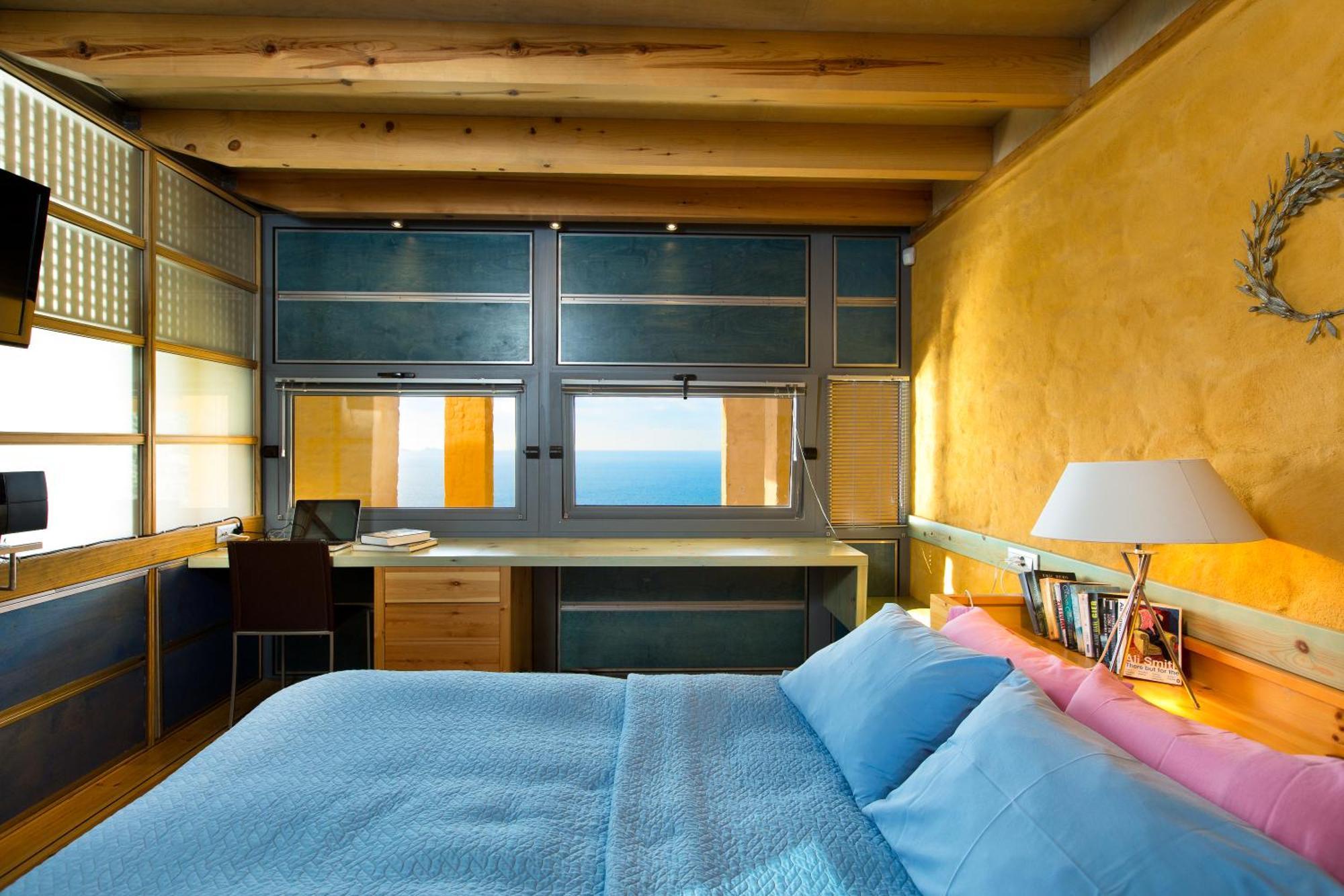 Beachfront Ravdoucha Epavlis Eleni - Pool, Hot Tub, Gym, Sauna, Private Parking, Wifi Villa *