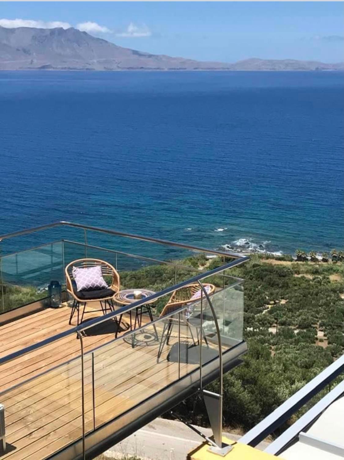 Beachfront Ravdoucha Epavlis Eleni - Pool, Hot Tub, Gym, Sauna, Private Parking, Wifi Villa Chania (Crete)