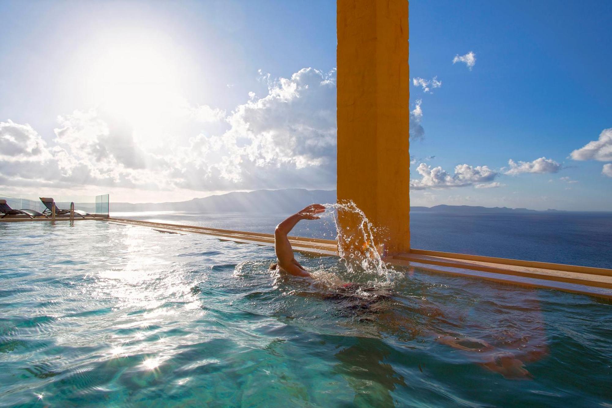 Beachfront Ravdoucha Epavlis Eleni - Pool, Hot Tub, Gym, Sauna, Private Parking, Wifi * Chania (Crete)