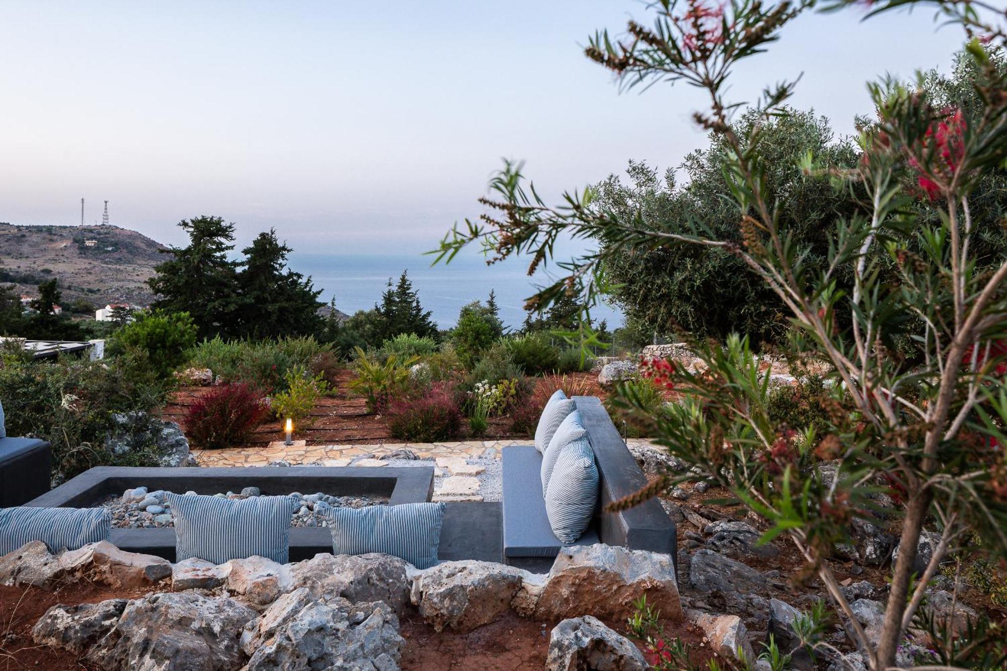 Villa Blueskyline Owner's Listing, By Hellocrete