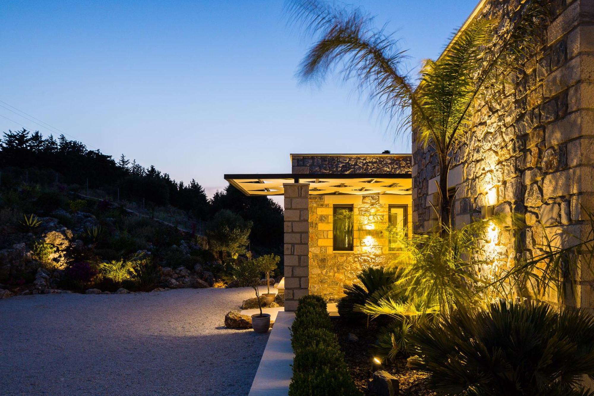 Blueskyline Owner's Listing, By Hellocrete Villa Chania (Crete)