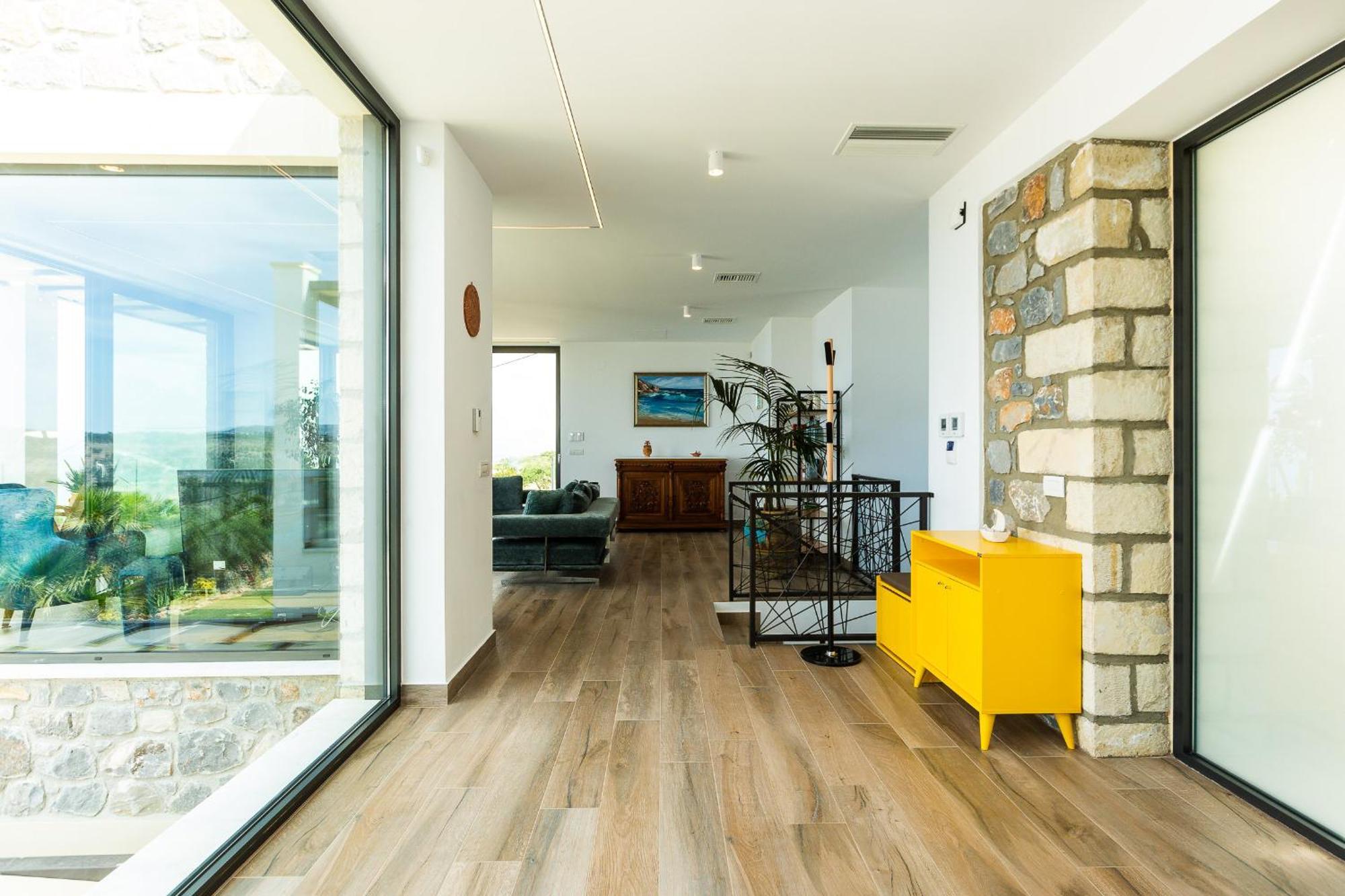 Blueskyline Owner's Listing, By Hellocrete Villa Chania (Crete)