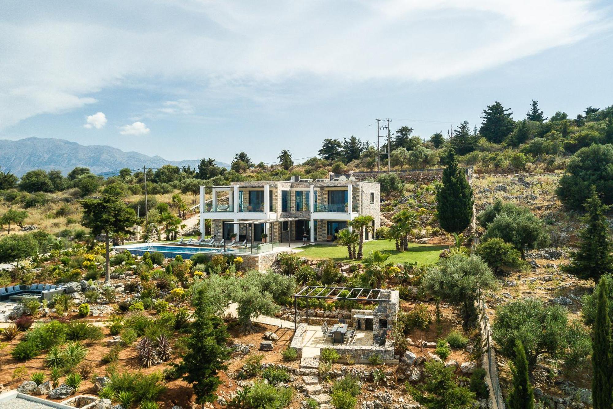 Blueskyline Owner's Listing, By Hellocrete *