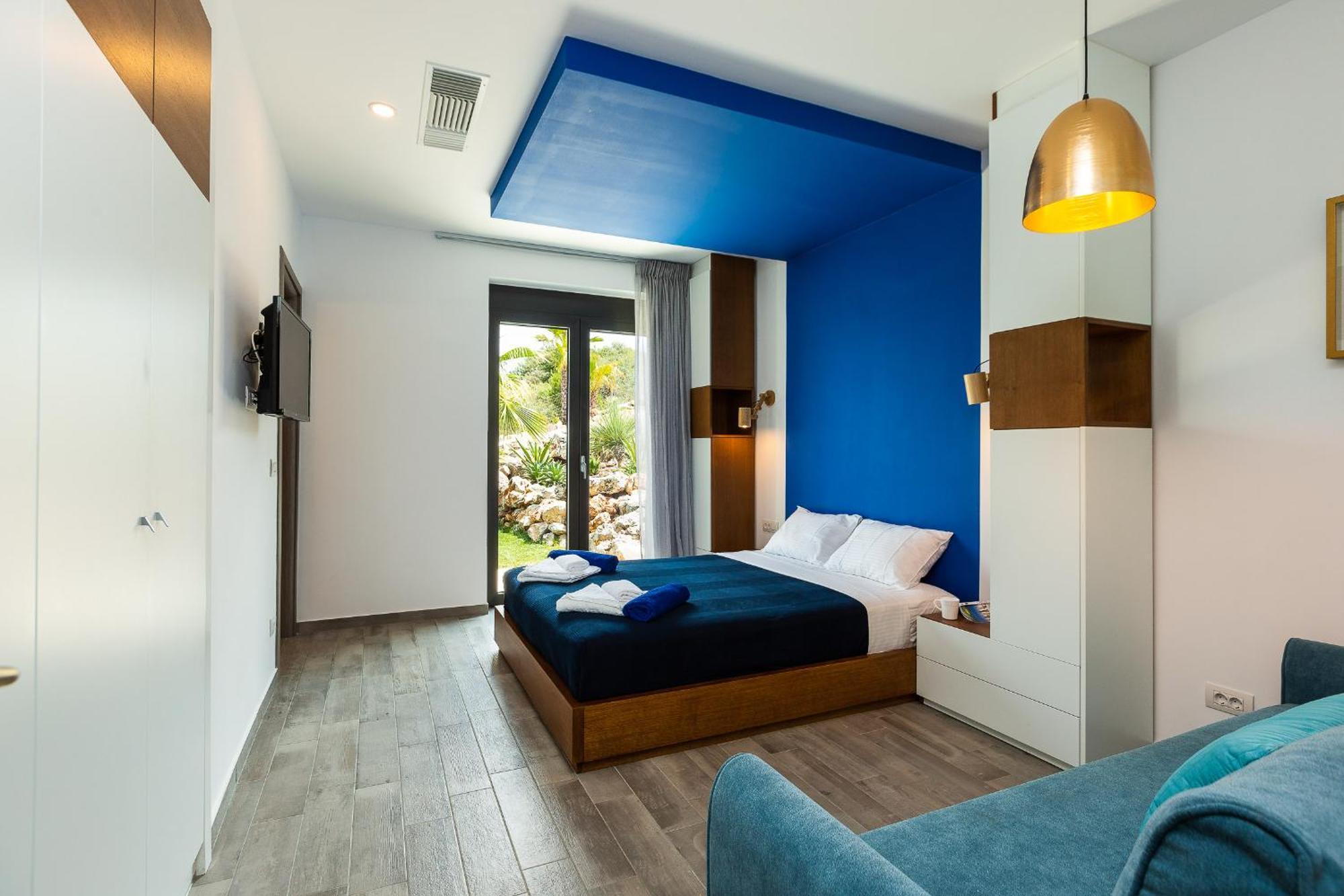 Blueskyline Owner's Listing, By Hellocrete *