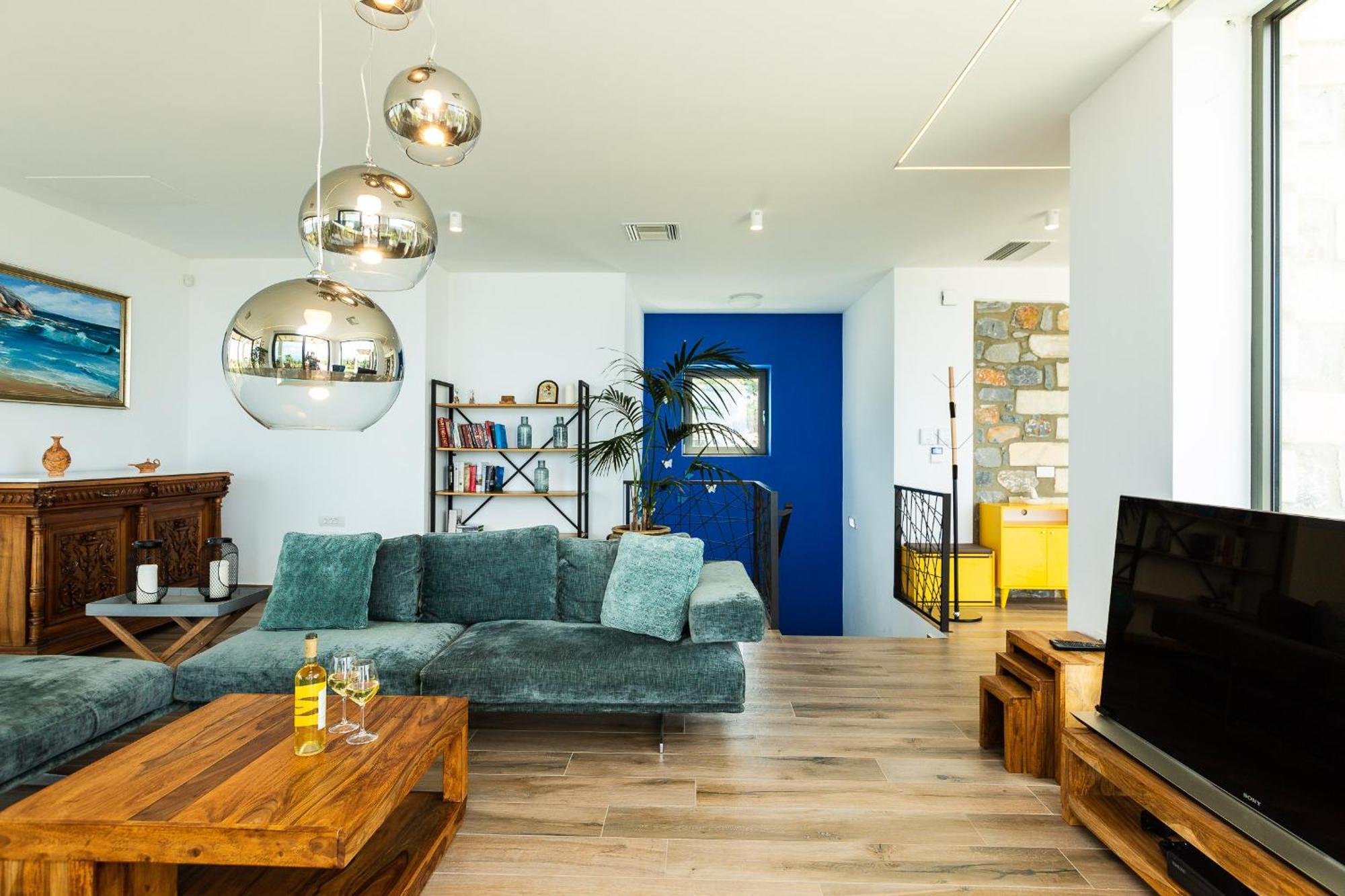 Blueskyline Owner's Listing, By Hellocrete