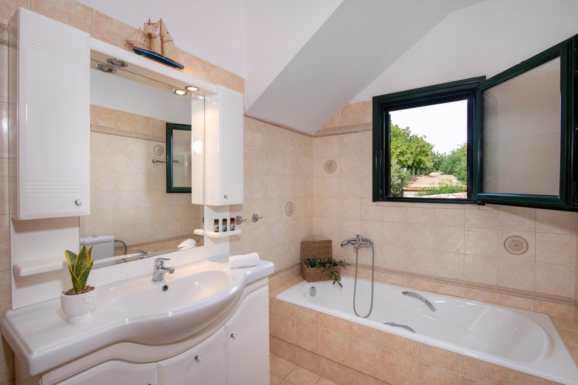Piper - Pool - Jacuzzi - Sea View - Near The Villa *
