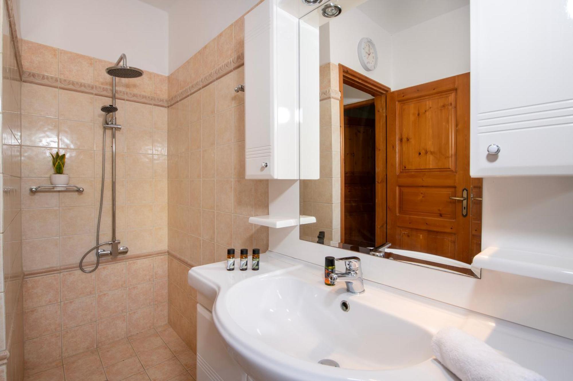 Piper - Pool - Jacuzzi - Sea View - Near The * Chania (Crete)