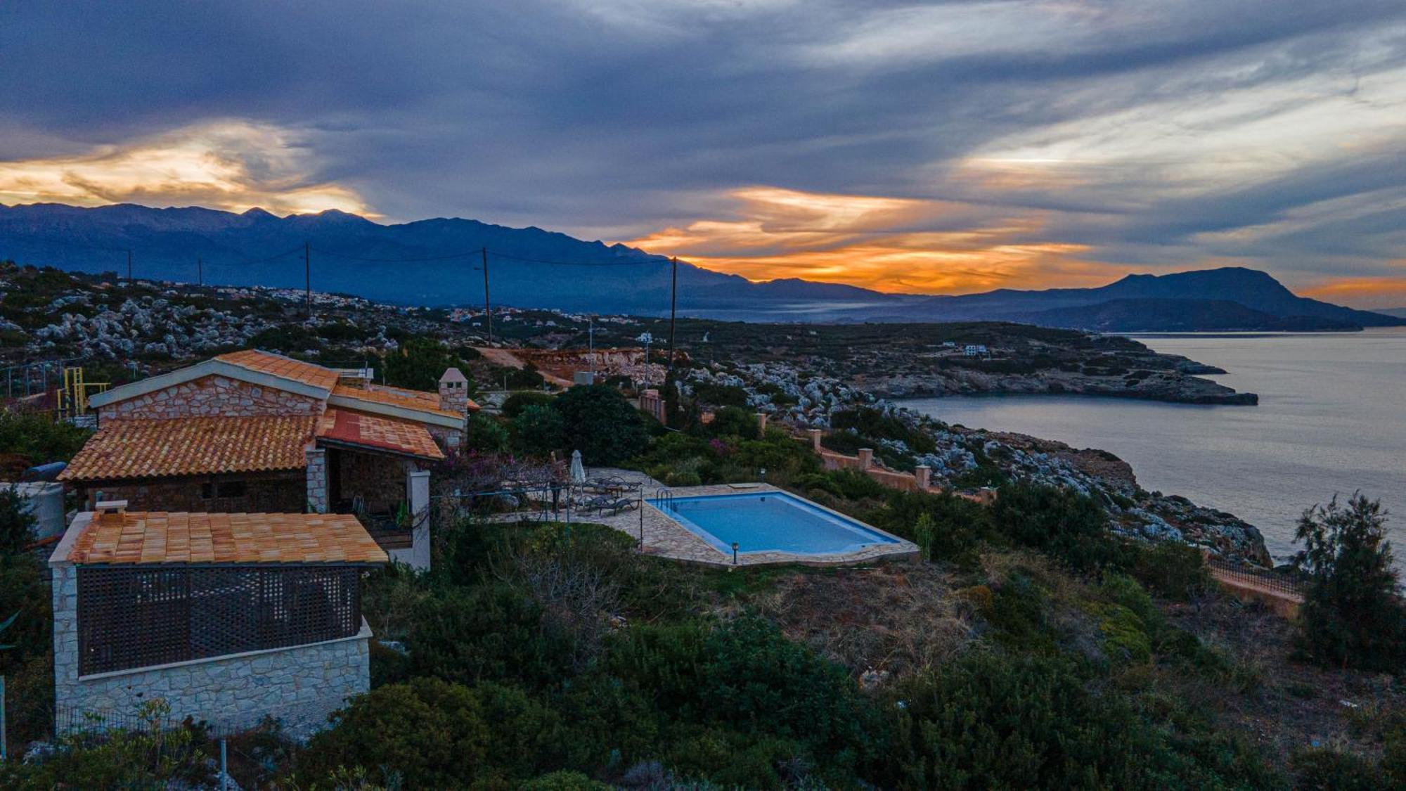 Oceanus Villa *