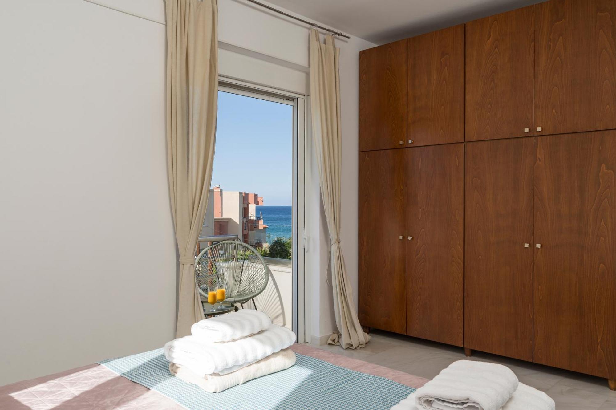 Saltia Apartments, Steps To The Sandy Beach Apartment