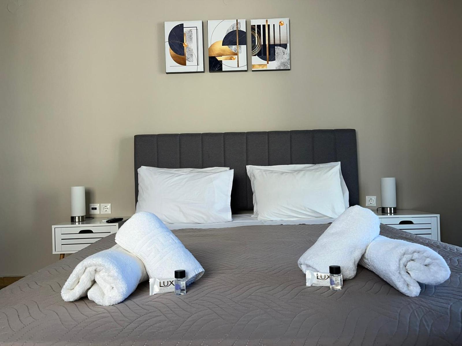 Modern αpt 500m From The Beach. Appartement Chania (Crete)