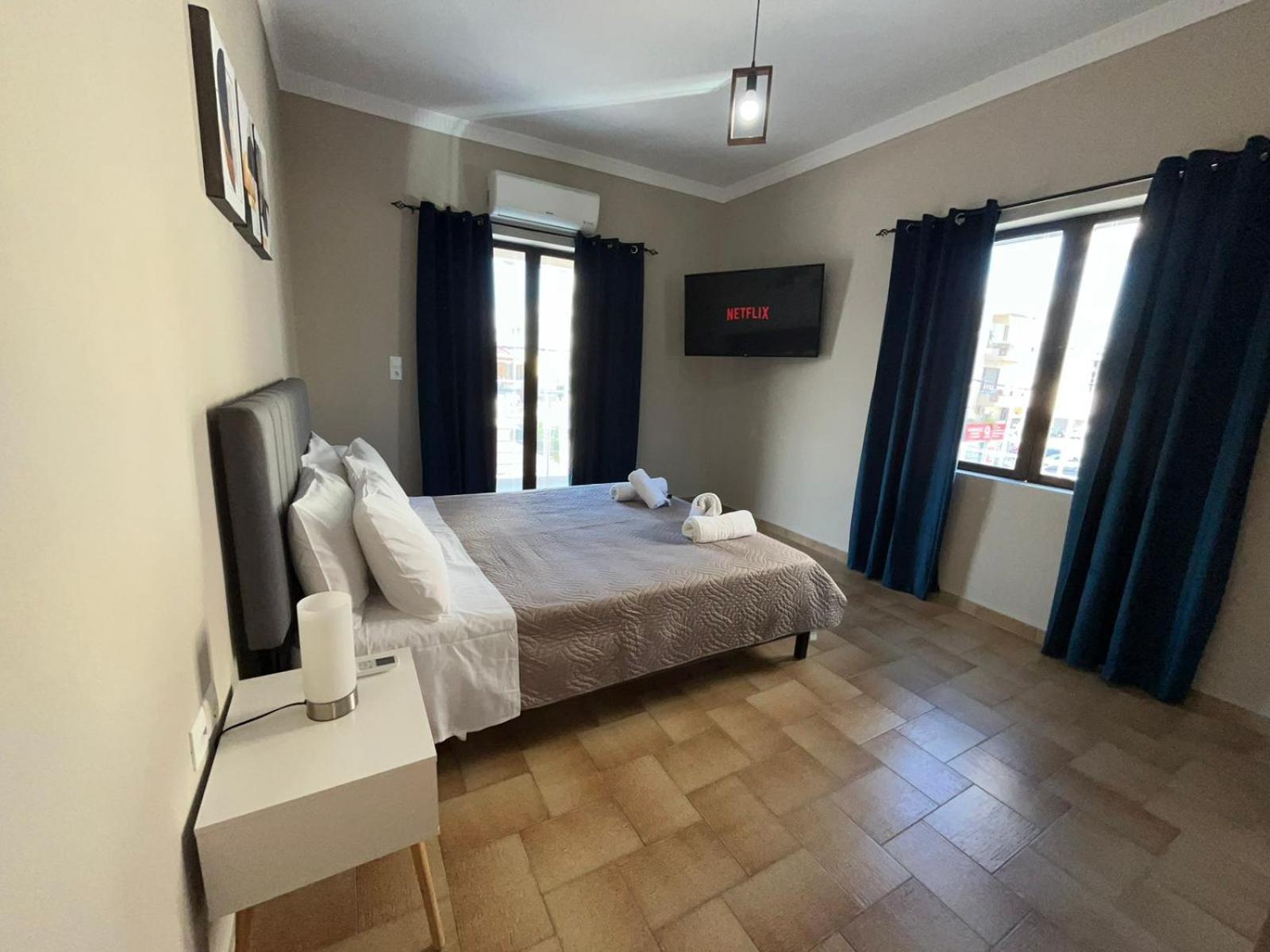Modern αpt 500m From The Beach. Appartement Chania (Crete)
