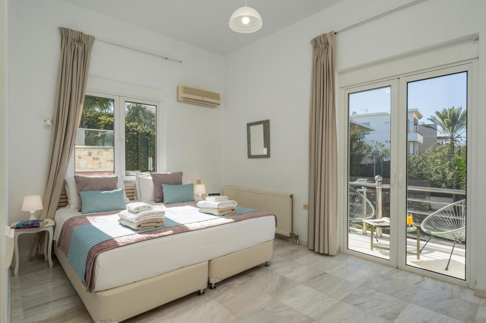 Apartment Saltia Apartments, Steps To The Sandy Beach *