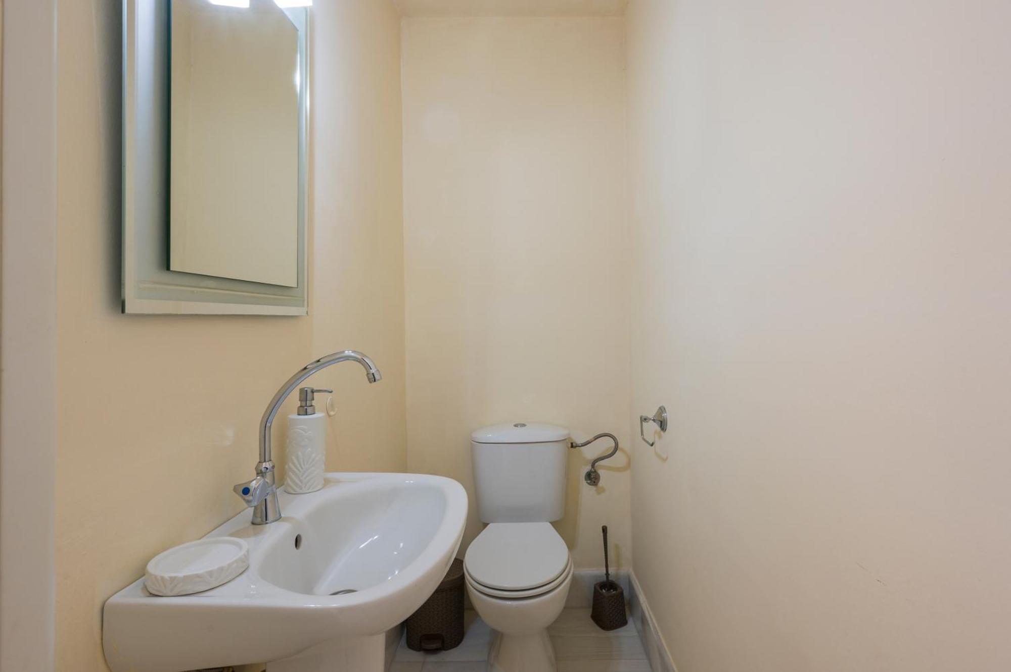 Saltia Apartments, Steps To The Sandy Beach Apartment Chania (Crete)