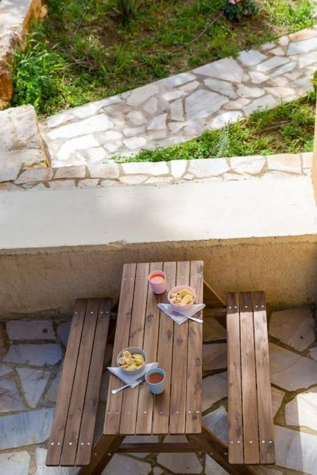 Charming Kiklamino In Agios Mattheos Chania (Crete)
