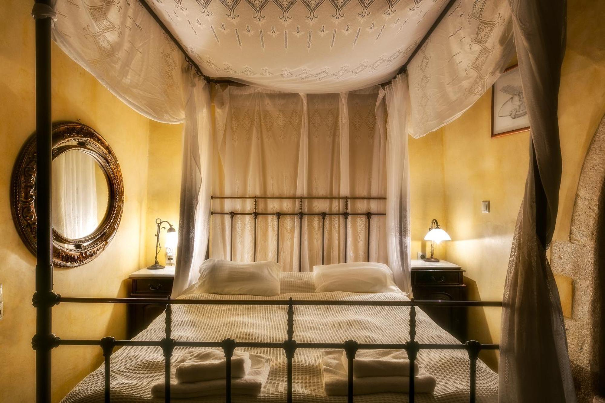Ifigenia Trad.rooms In Oldtown By.marios Homestay Chania (Crete)
