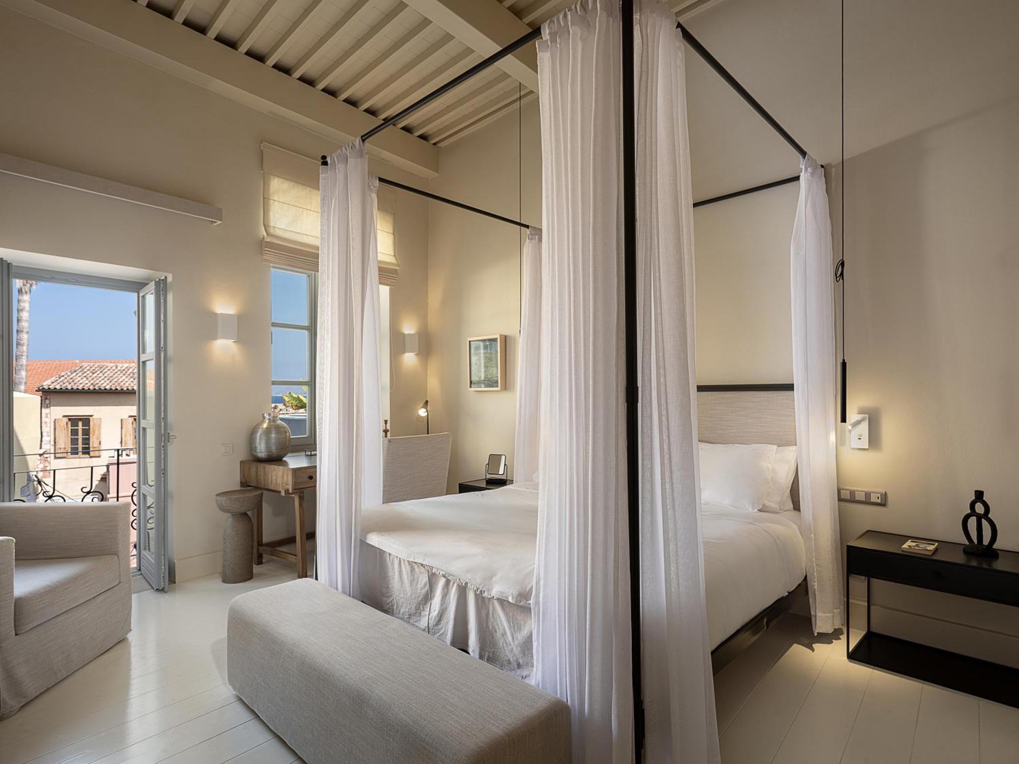 Azade Chania