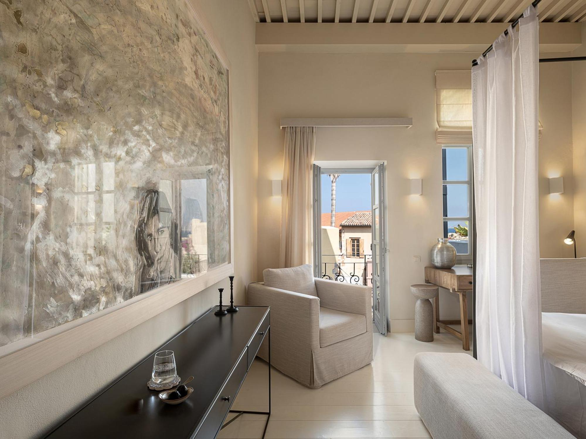 Azade Chania *