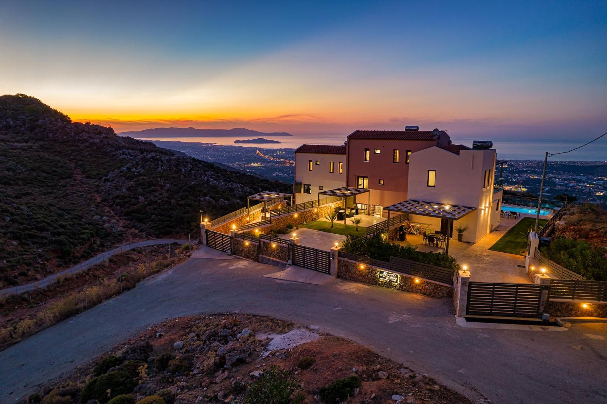 Villa Mari Chania, With Private Ecologic Pool And Amazing View!