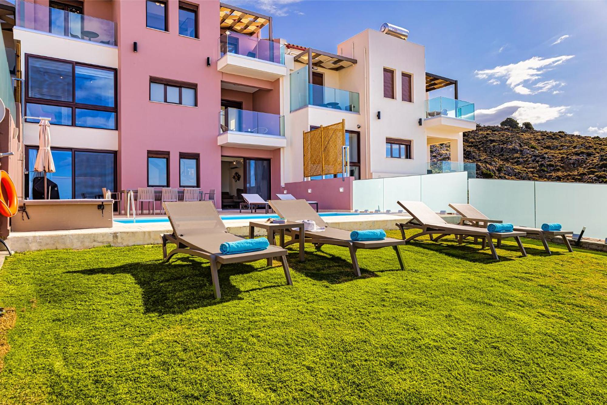 Mari Chania, With Private Ecologic Pool And Amazing View! Villa