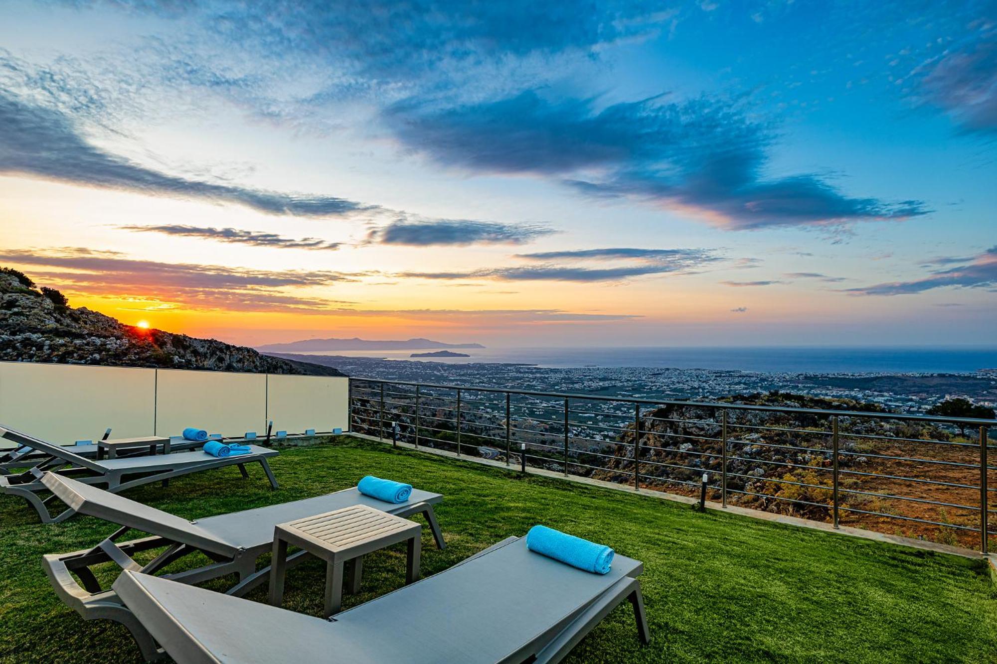 Mari Chania, With Private Ecologic Pool And Amazing View! Villa