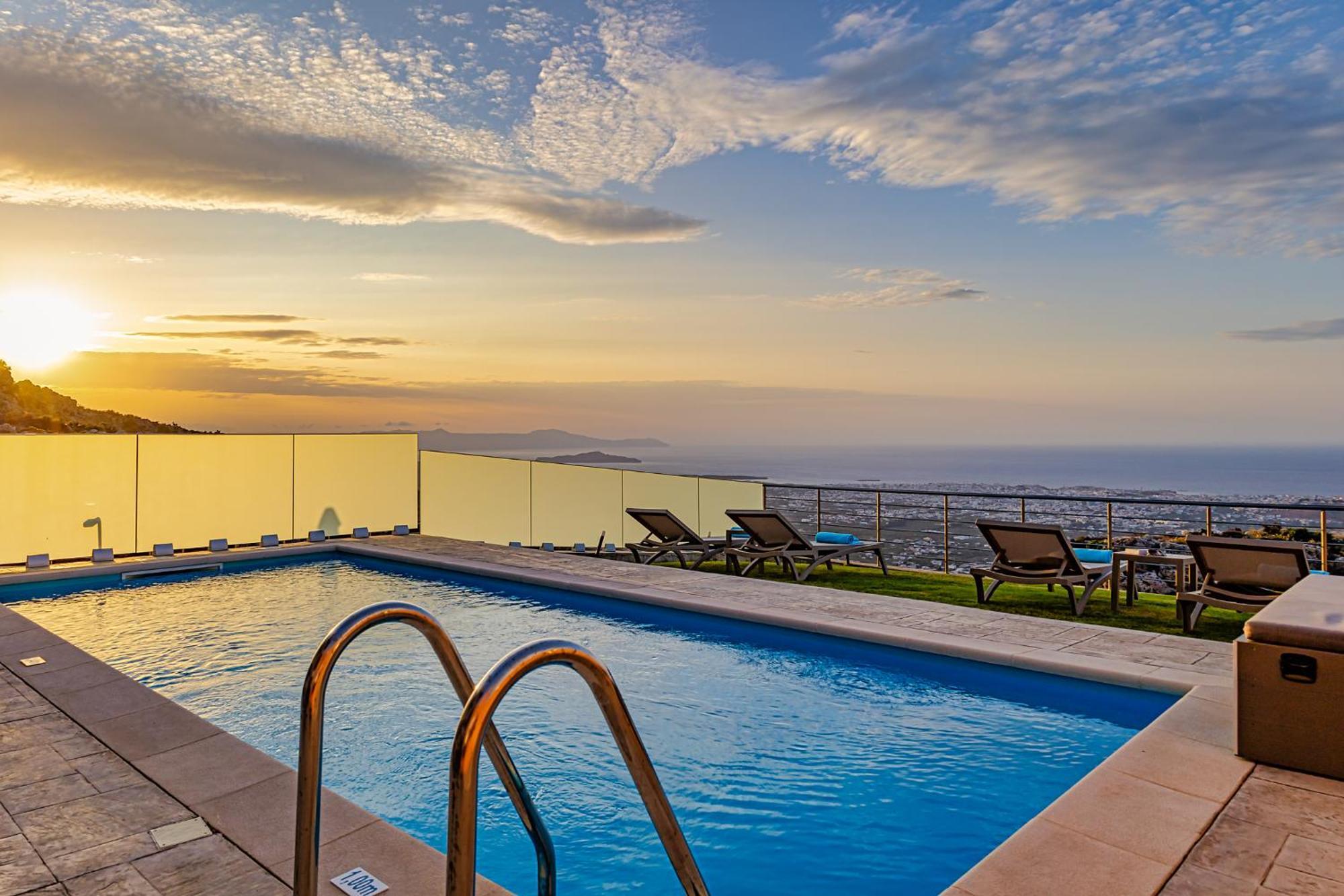 Mari Chania, With Private Ecologic Pool And Amazing View! Villa Chania (Crete)