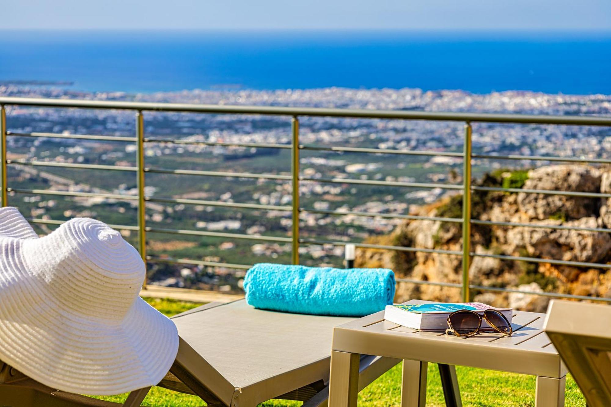 Mari Chania, With Private Ecologic Pool And Amazing View! Chania (Crete)