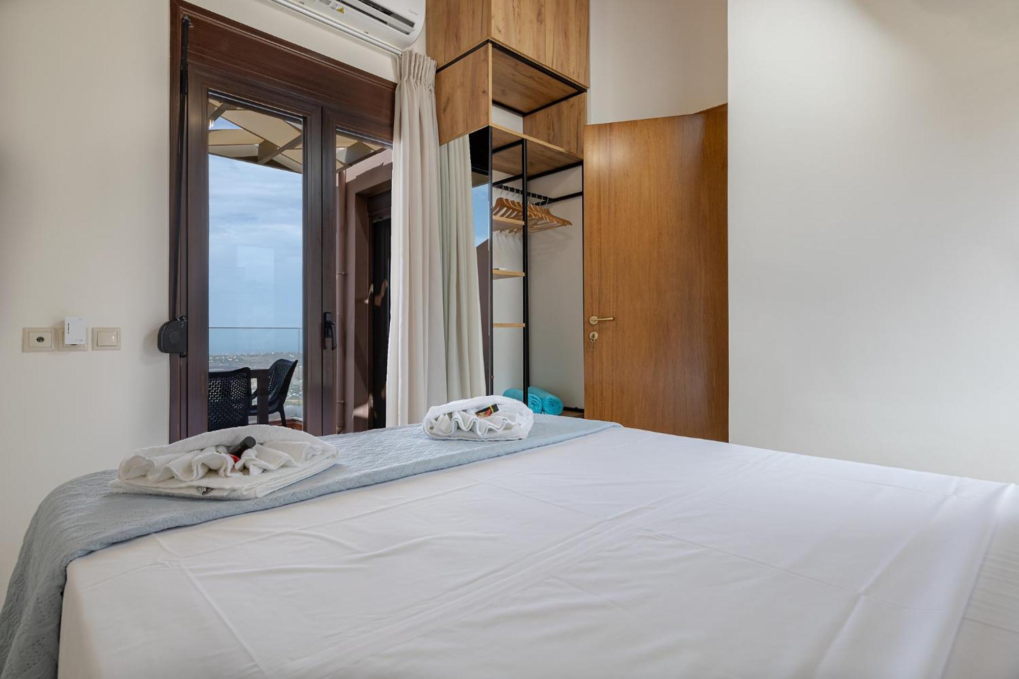 Mari Chania, With Private Ecologic Pool And Amazing View! *