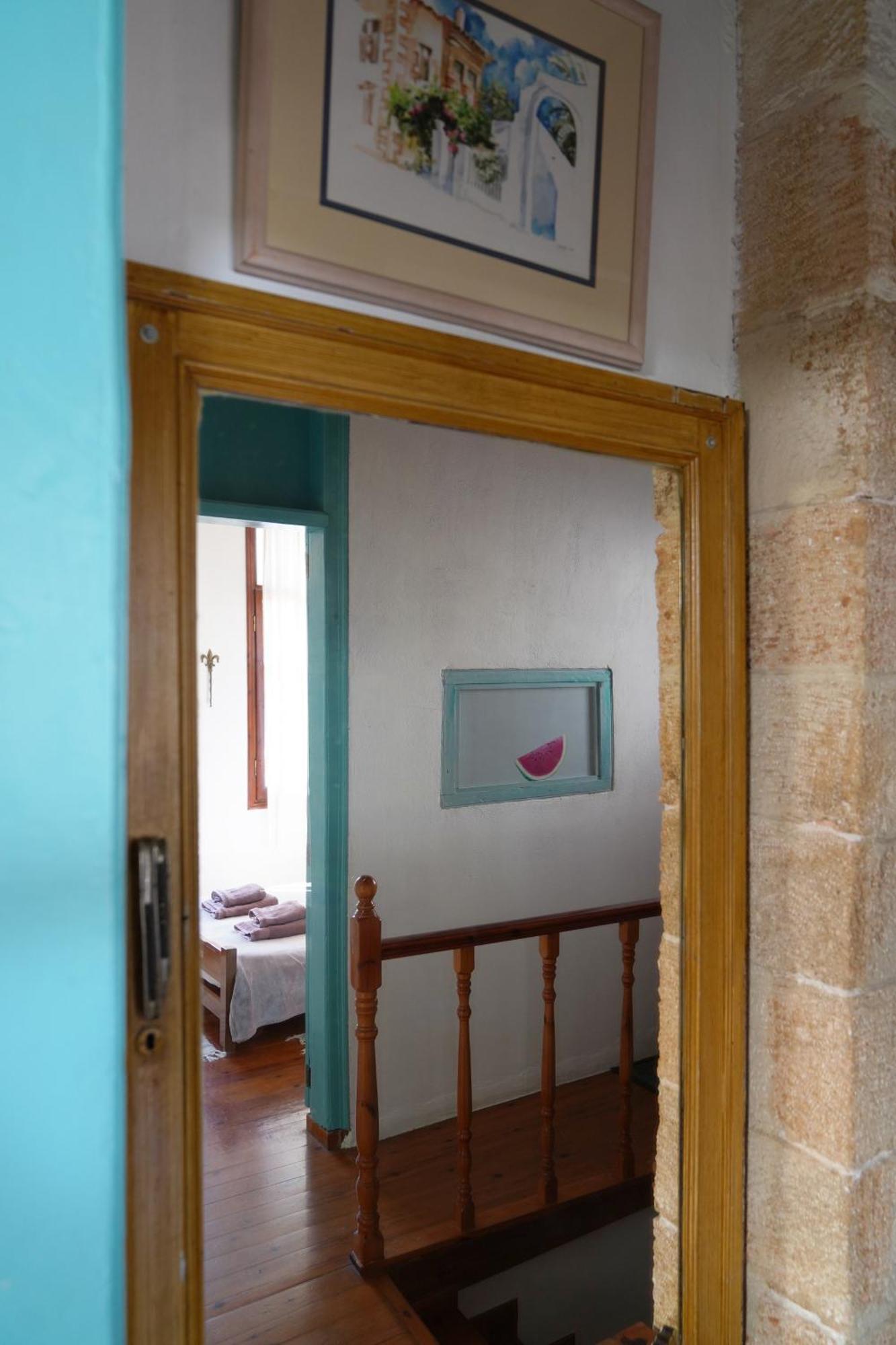 Lindas Convent Garden 4 *