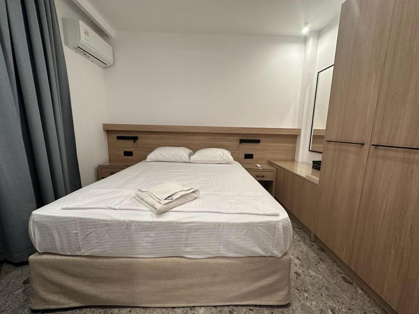 Stratis Aparthotel *