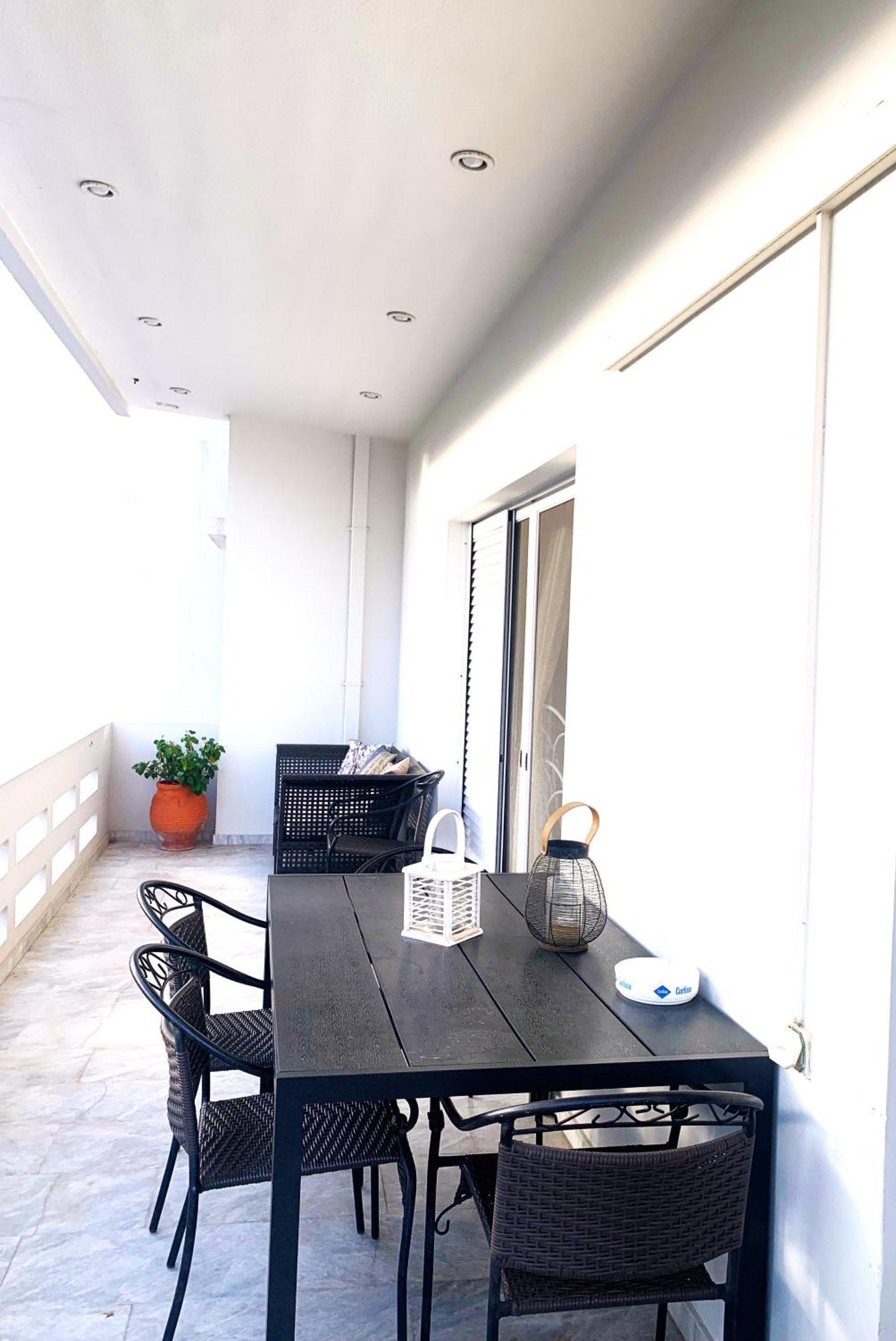 Christina_apt