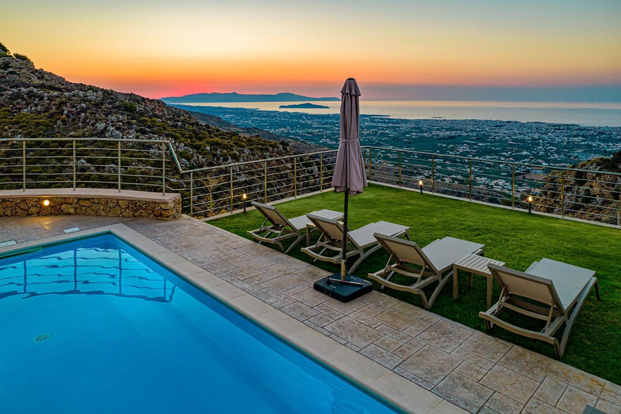 Lia Chania With Private Ecologic Pool And Amazing View! *