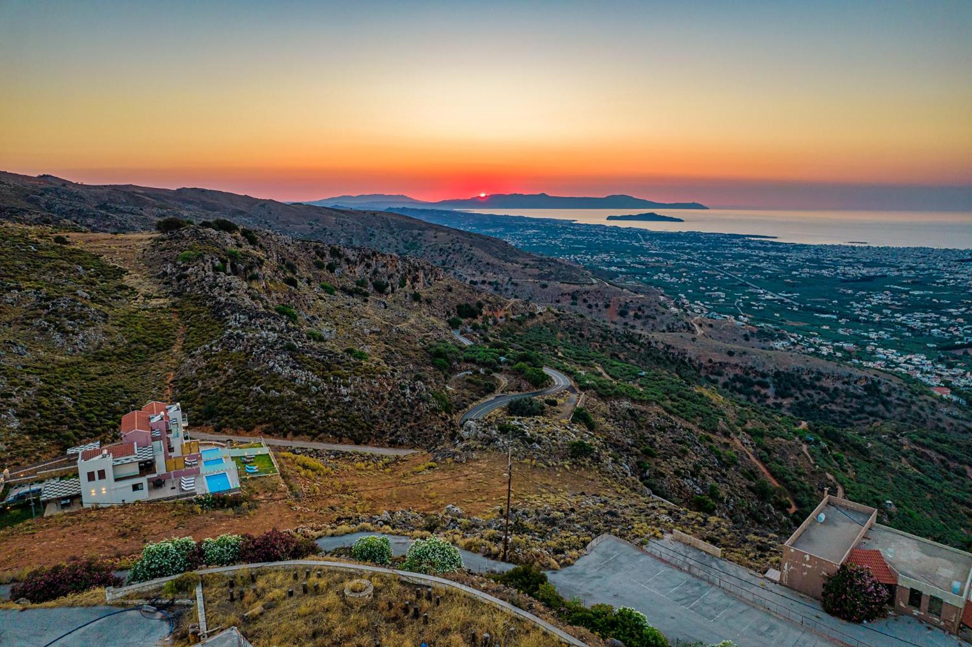 Lia Chania With Private Ecologic Pool And Amazing View!