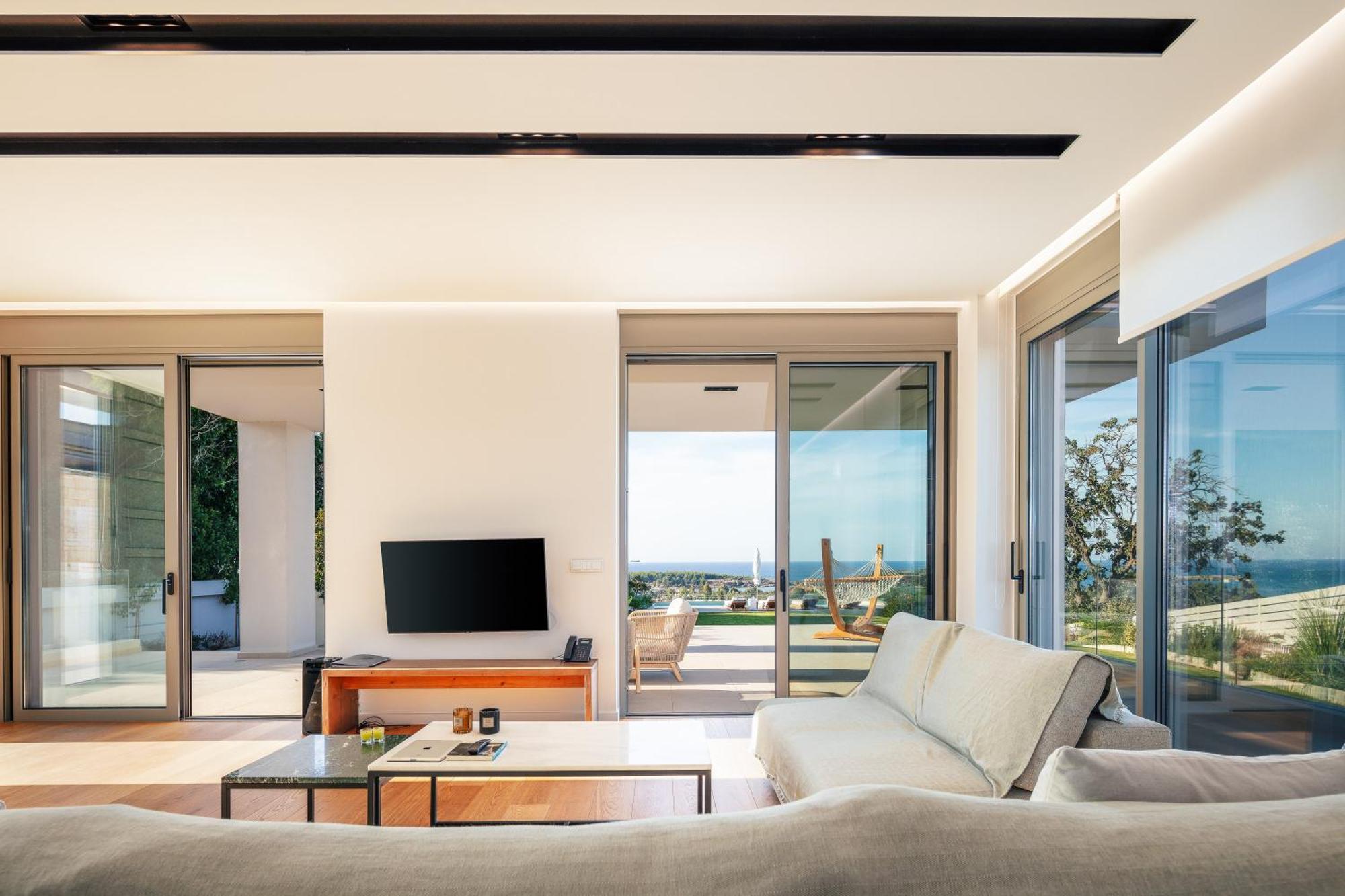 Centro Golden View Villa *