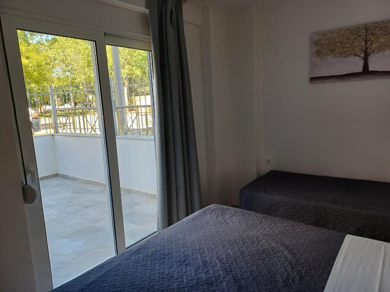 Hotel Deluxe 2*