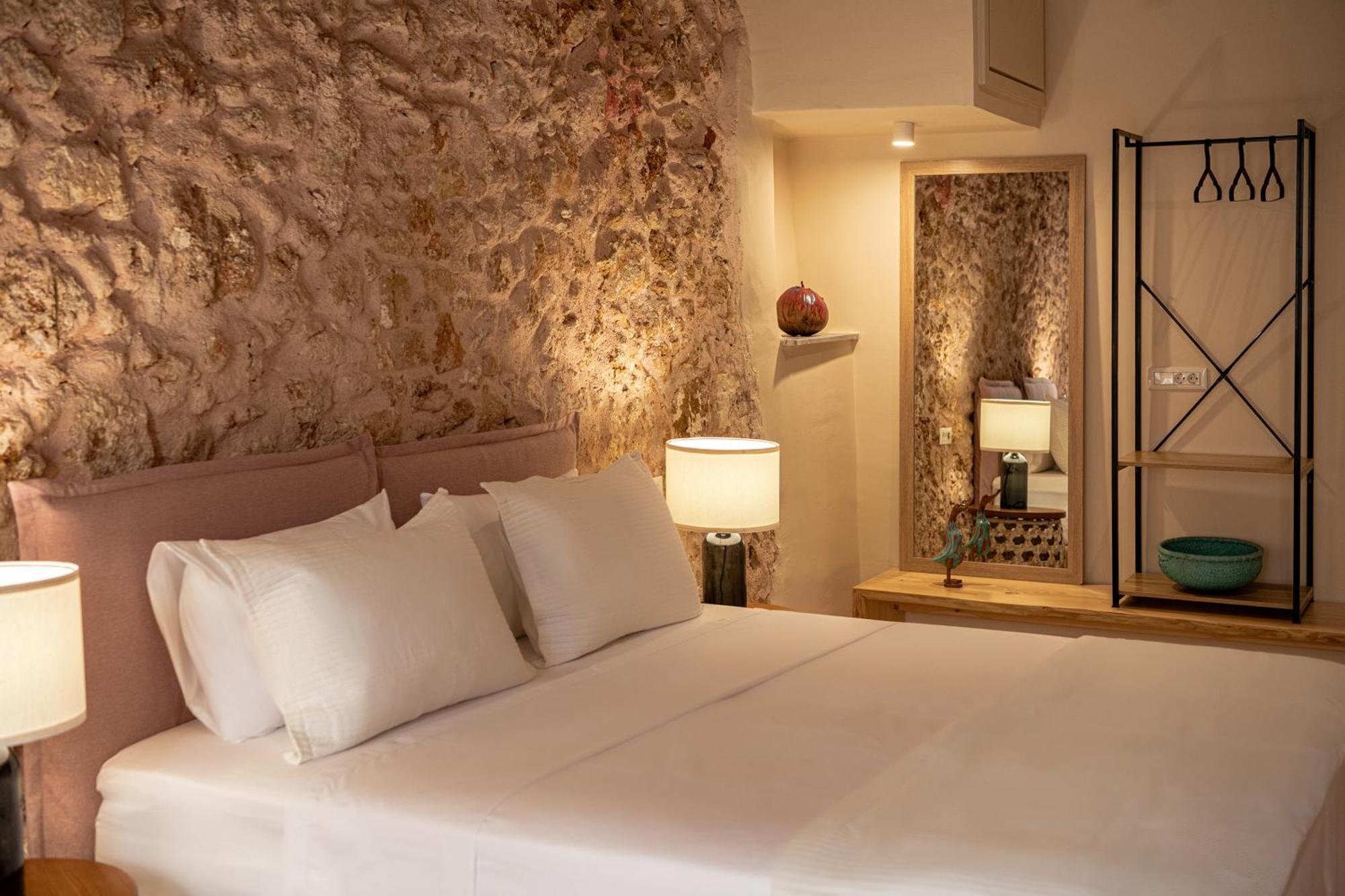 Faedra Hotel