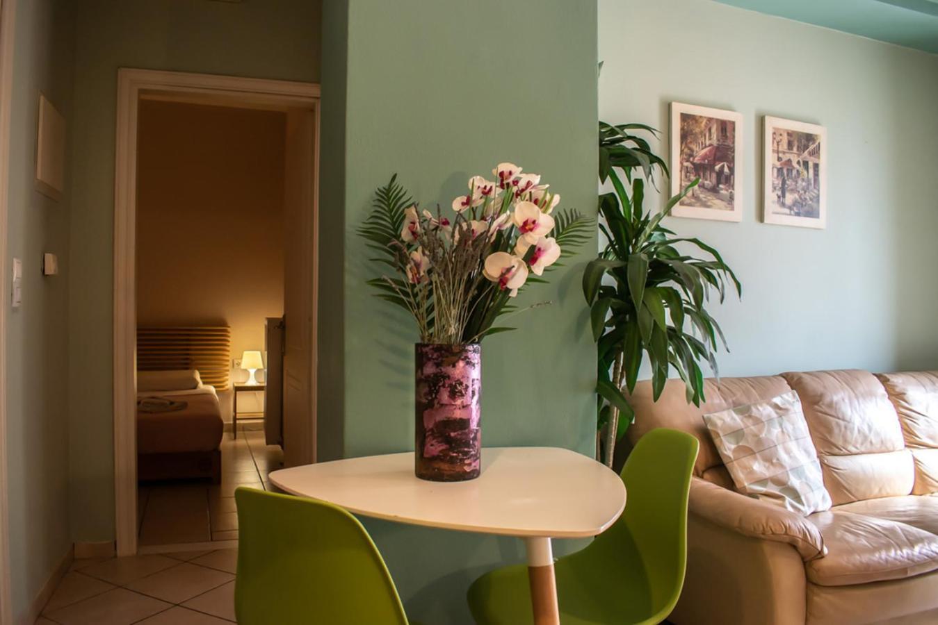 Citywave Flat-300m From The * Chania (Crete)