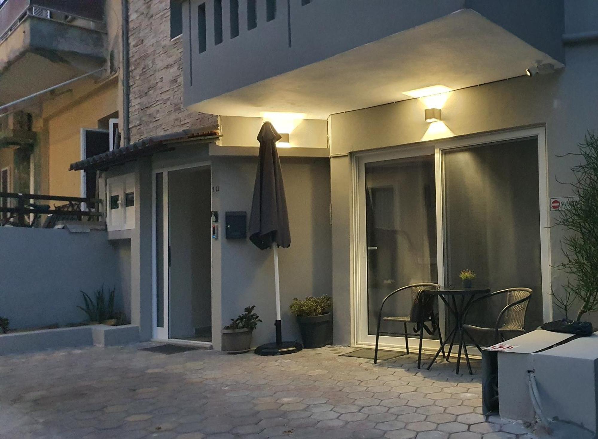 Black Apartment