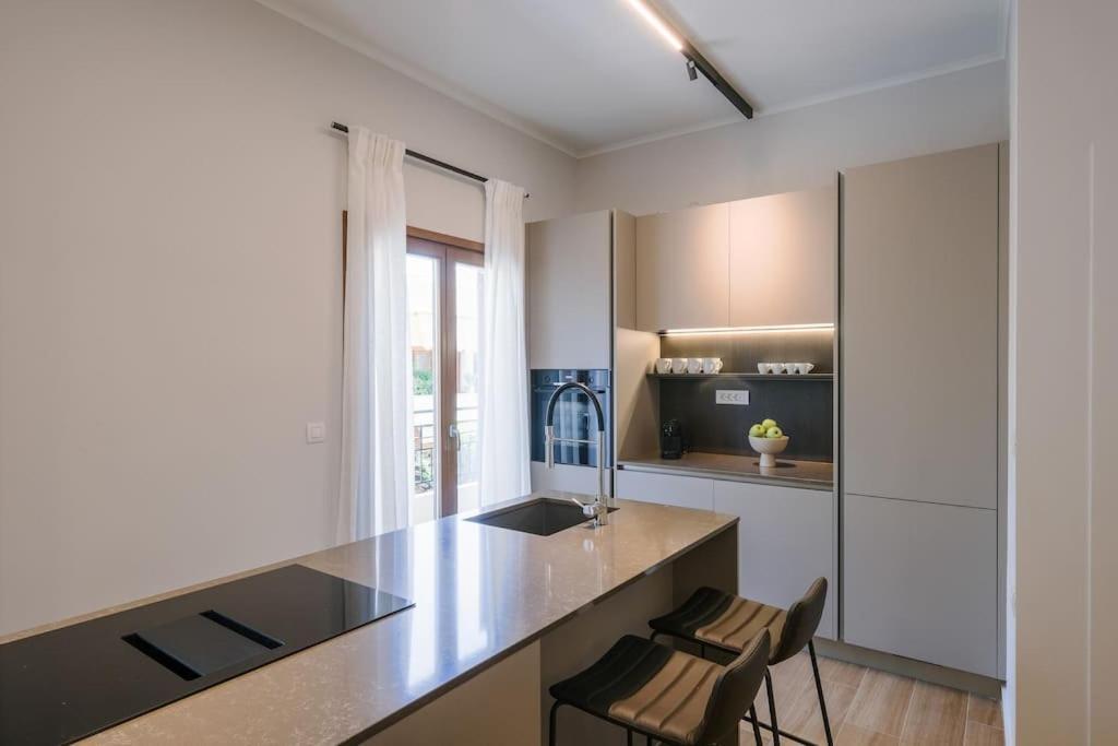 In Heart Of Old Town Saint Rocco's Chic Apartment Chania (Crete)