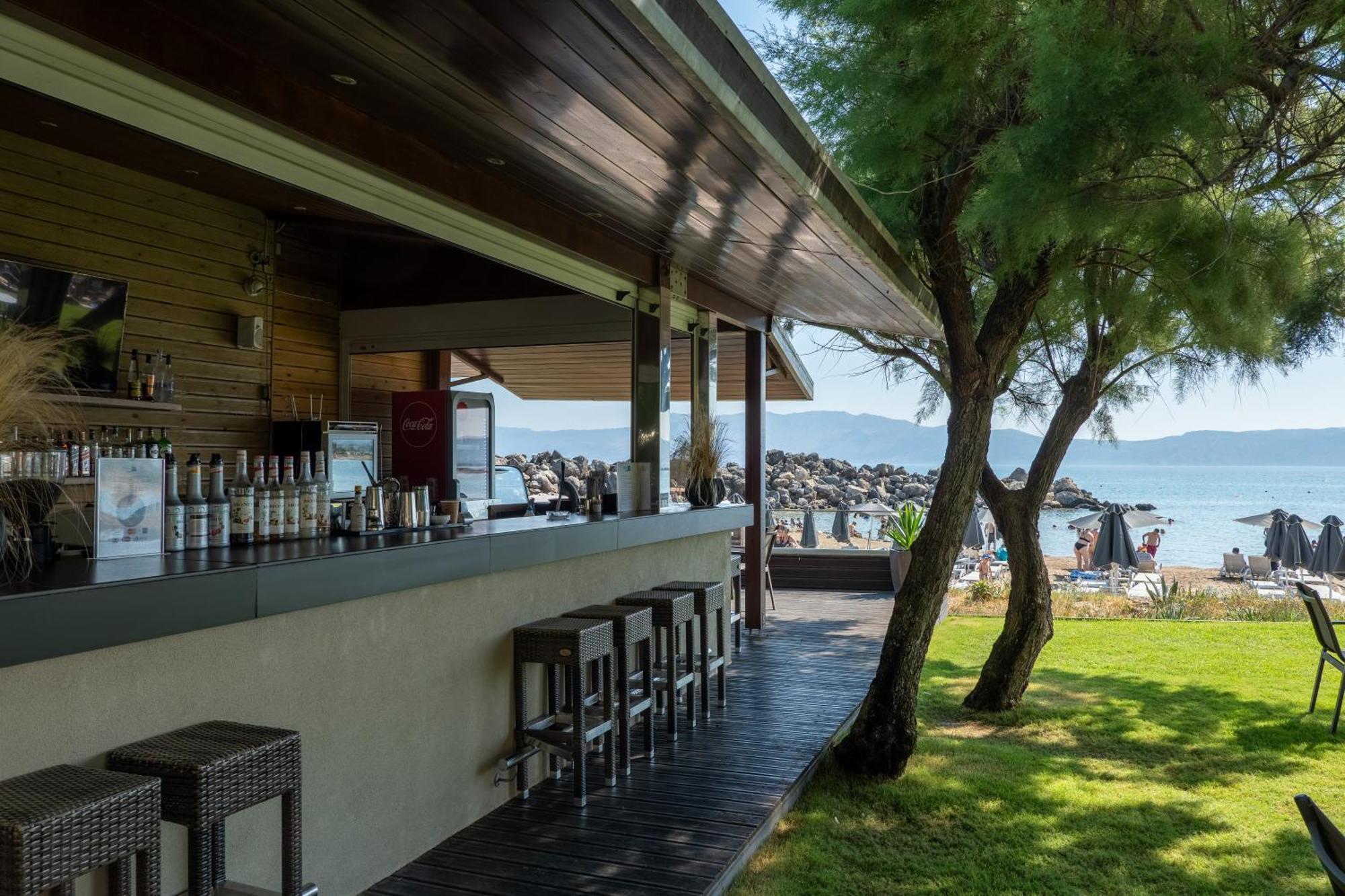 Molos Bay 4*