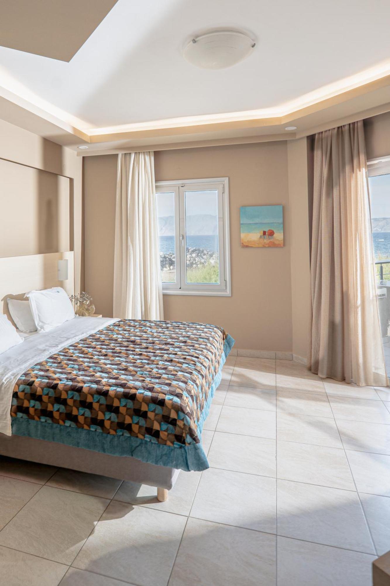 Hotel Molos Bay 4*