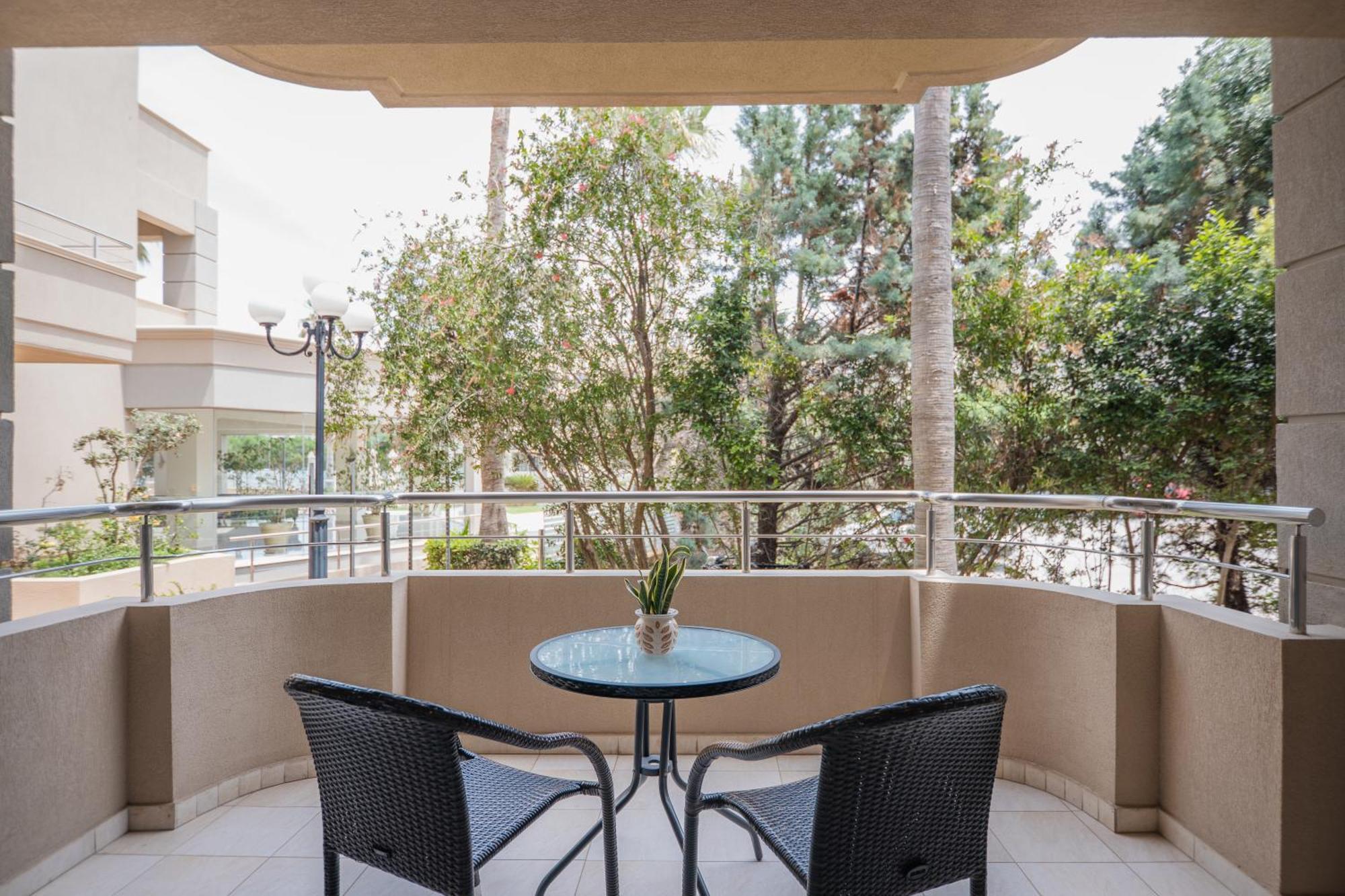 Molos Bay Hotel 4*