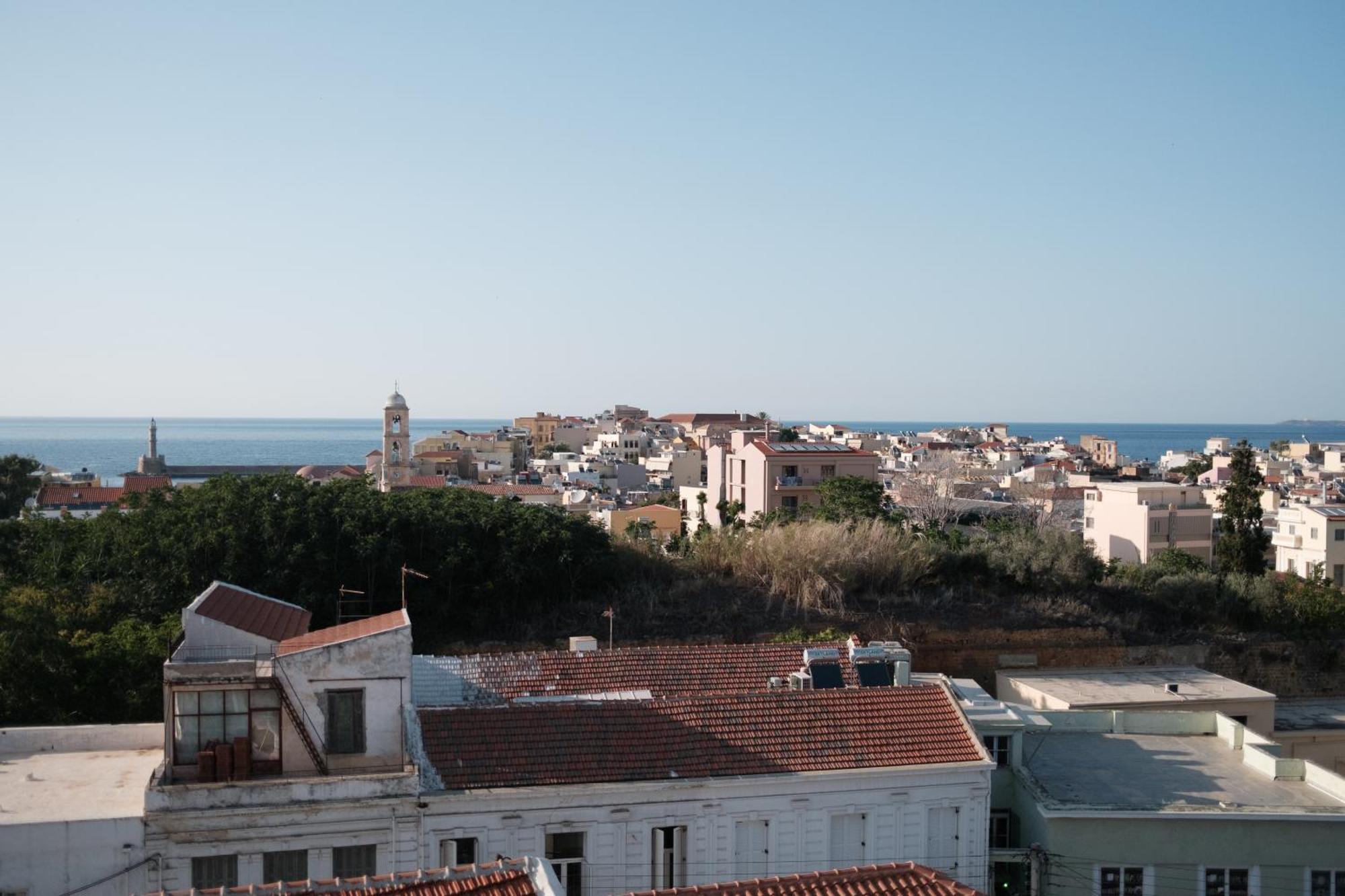 Sky-high 70sqm Penthouse W. Stunning Views - 05 *